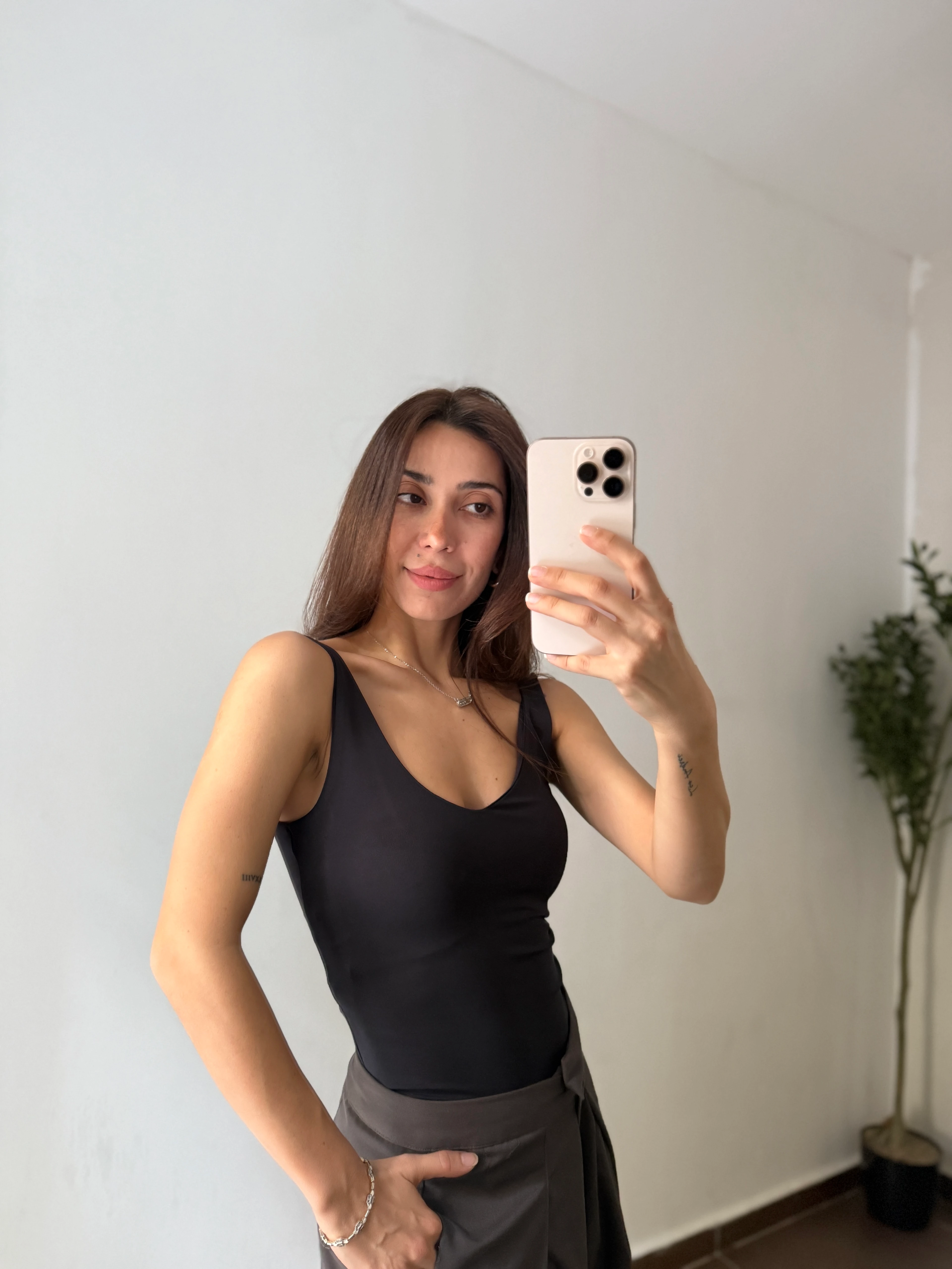 KALIN ASKI SIRT DETAY BODYSUİT - Siyah