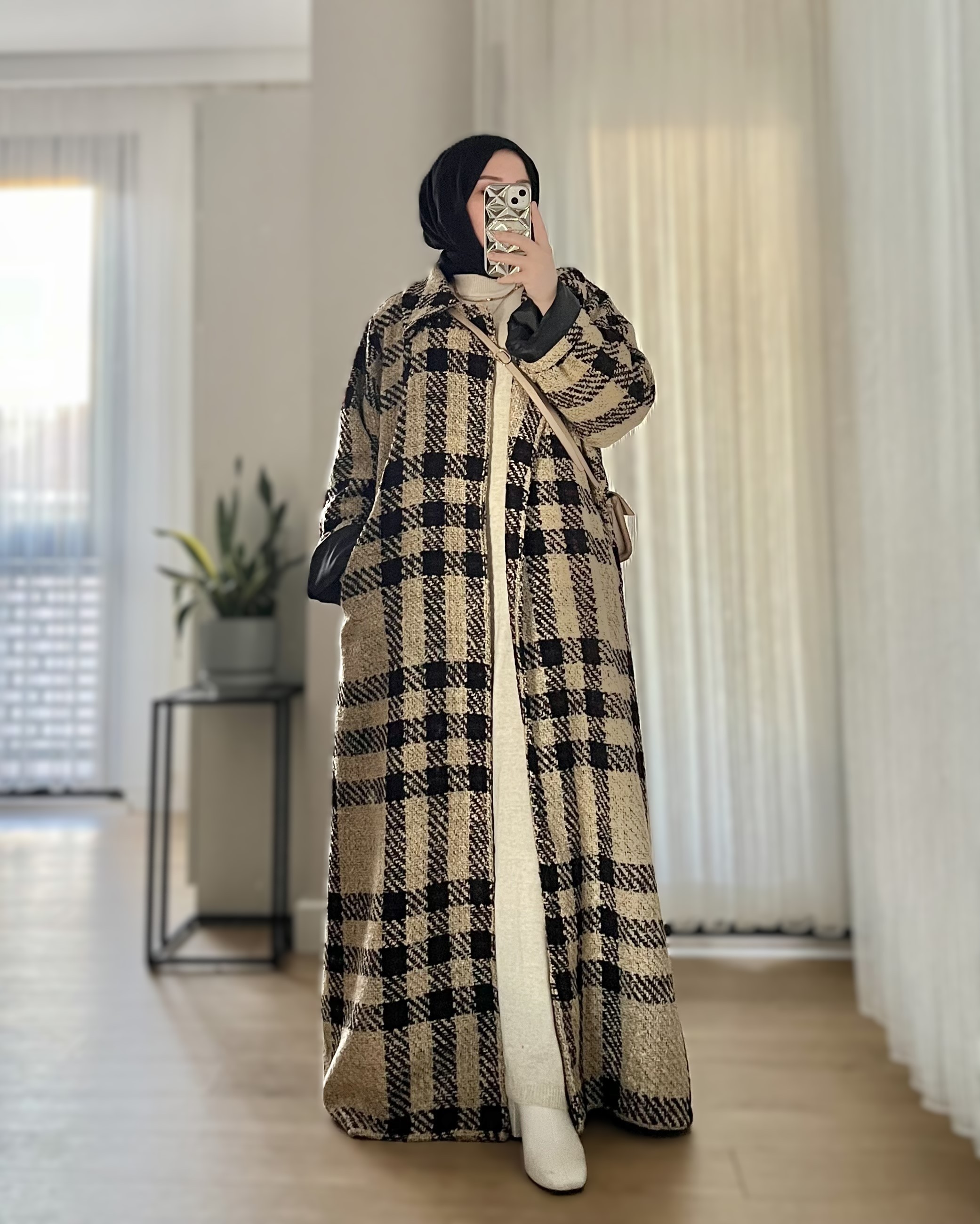 Chanel Astarlı Kaşe Kaban