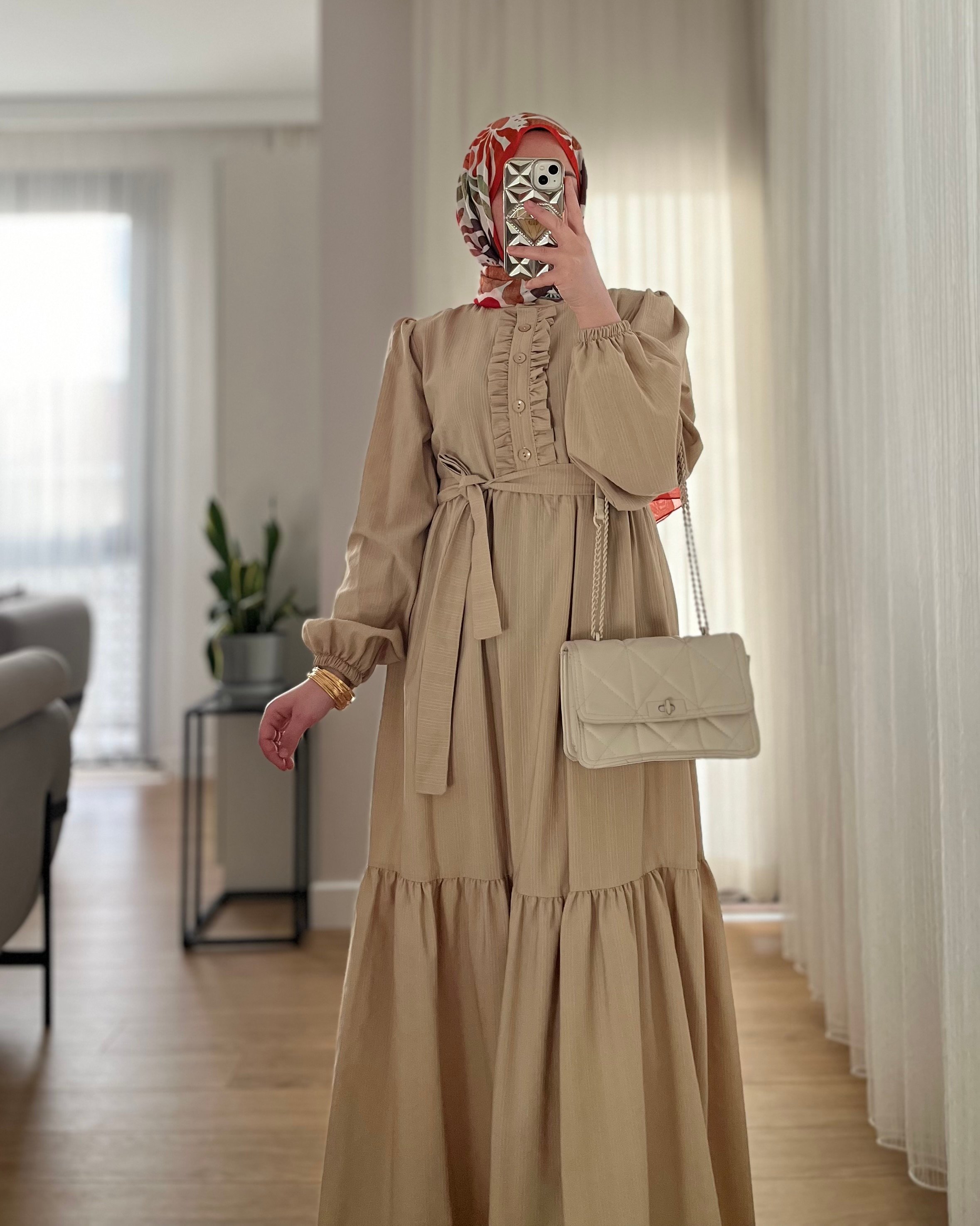 Önü Detaylı Katlı Elbise