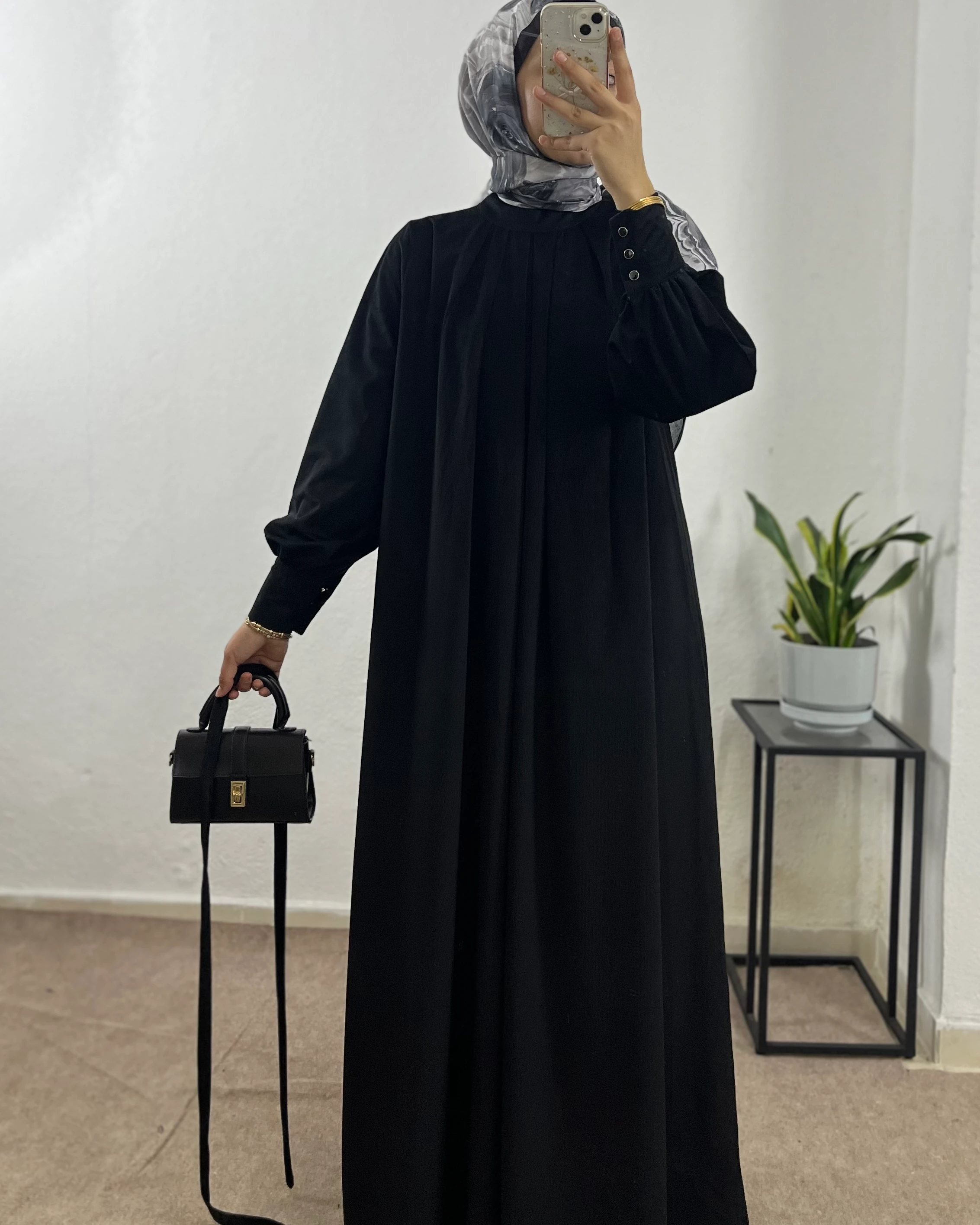 Büzgü Yaka Kadife Elbise - Siyah