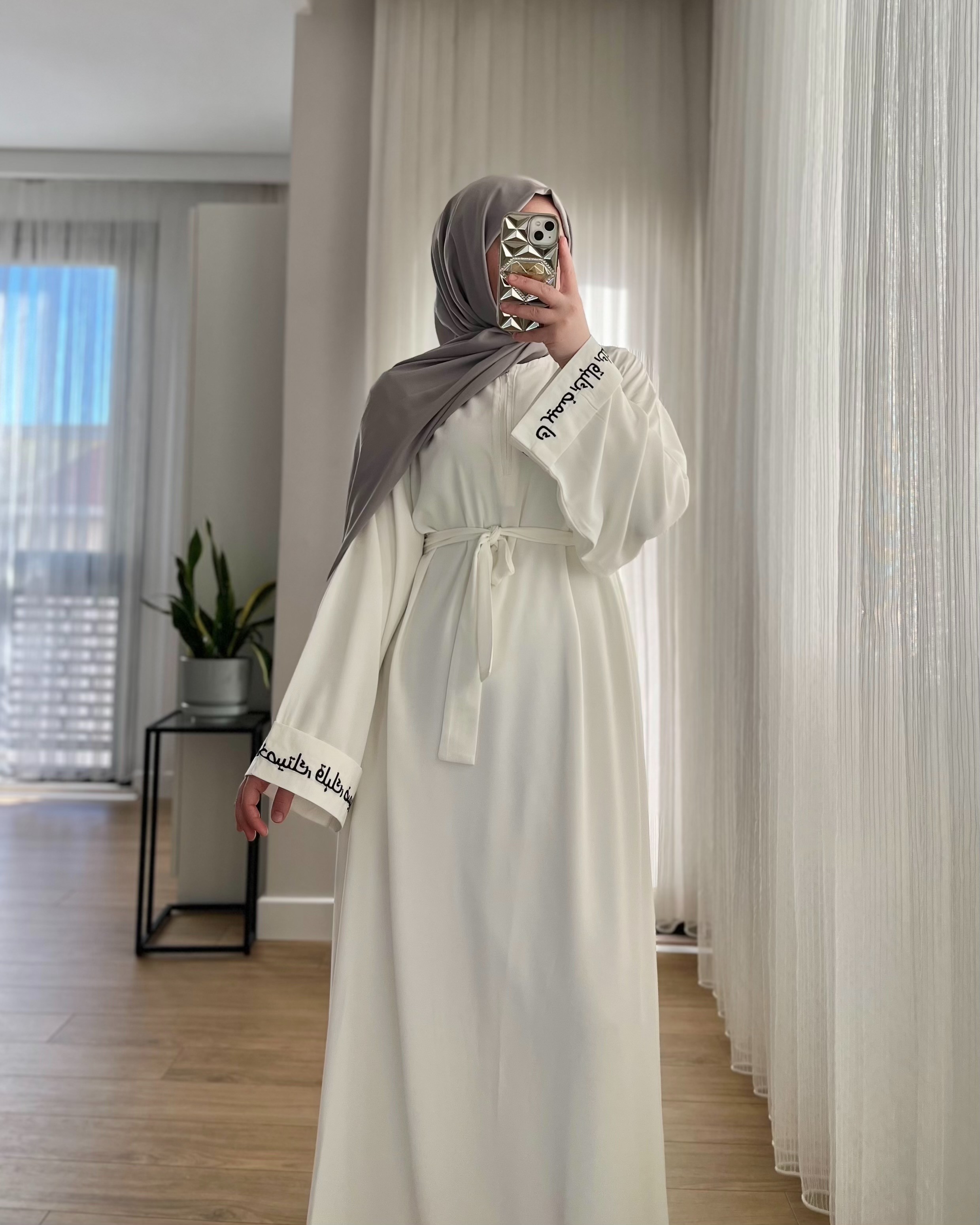 Arapça Nakışlı Abaya - Beyaz