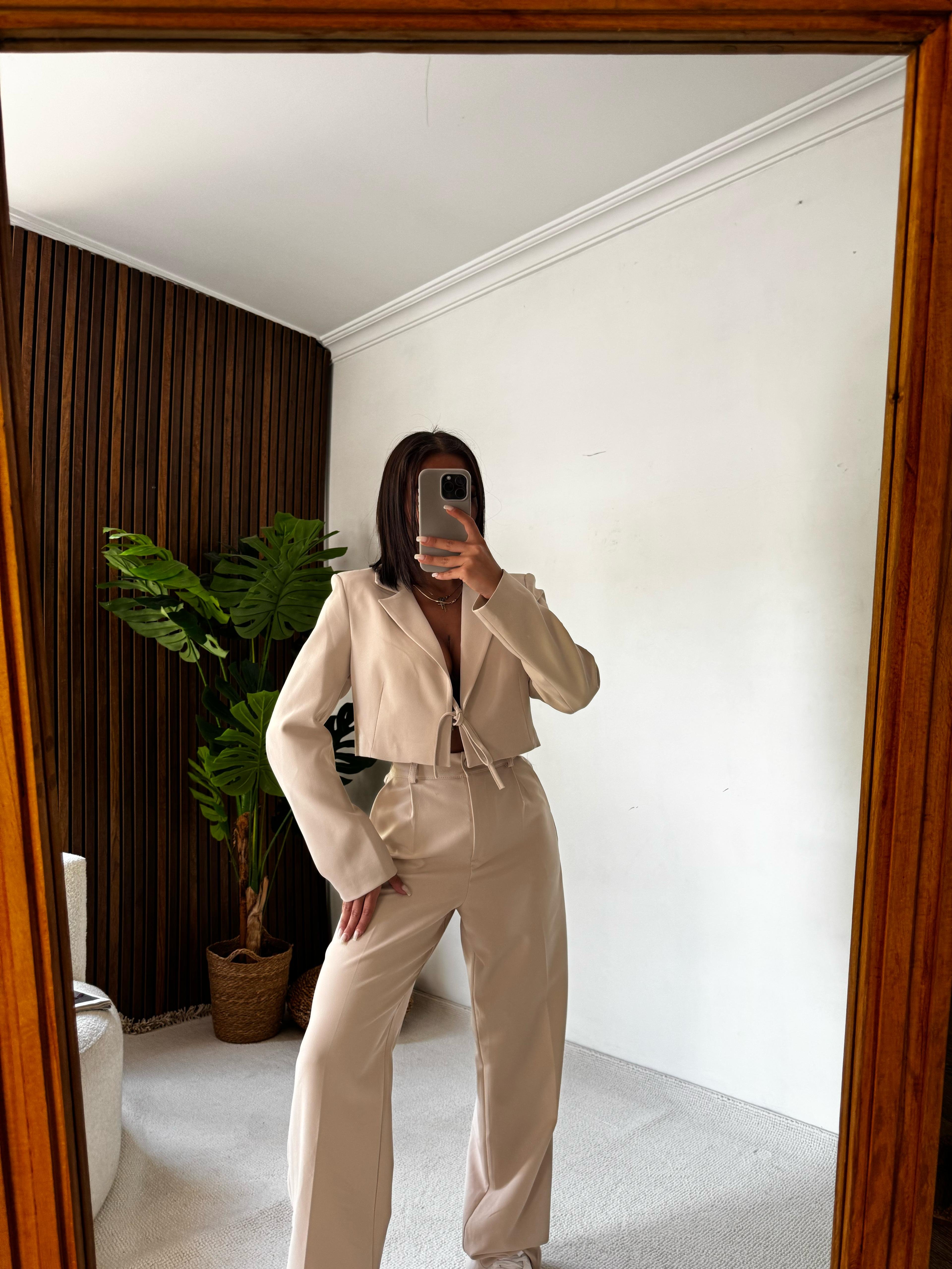 Önü Bağcıklı Crop Ceket - Krem
