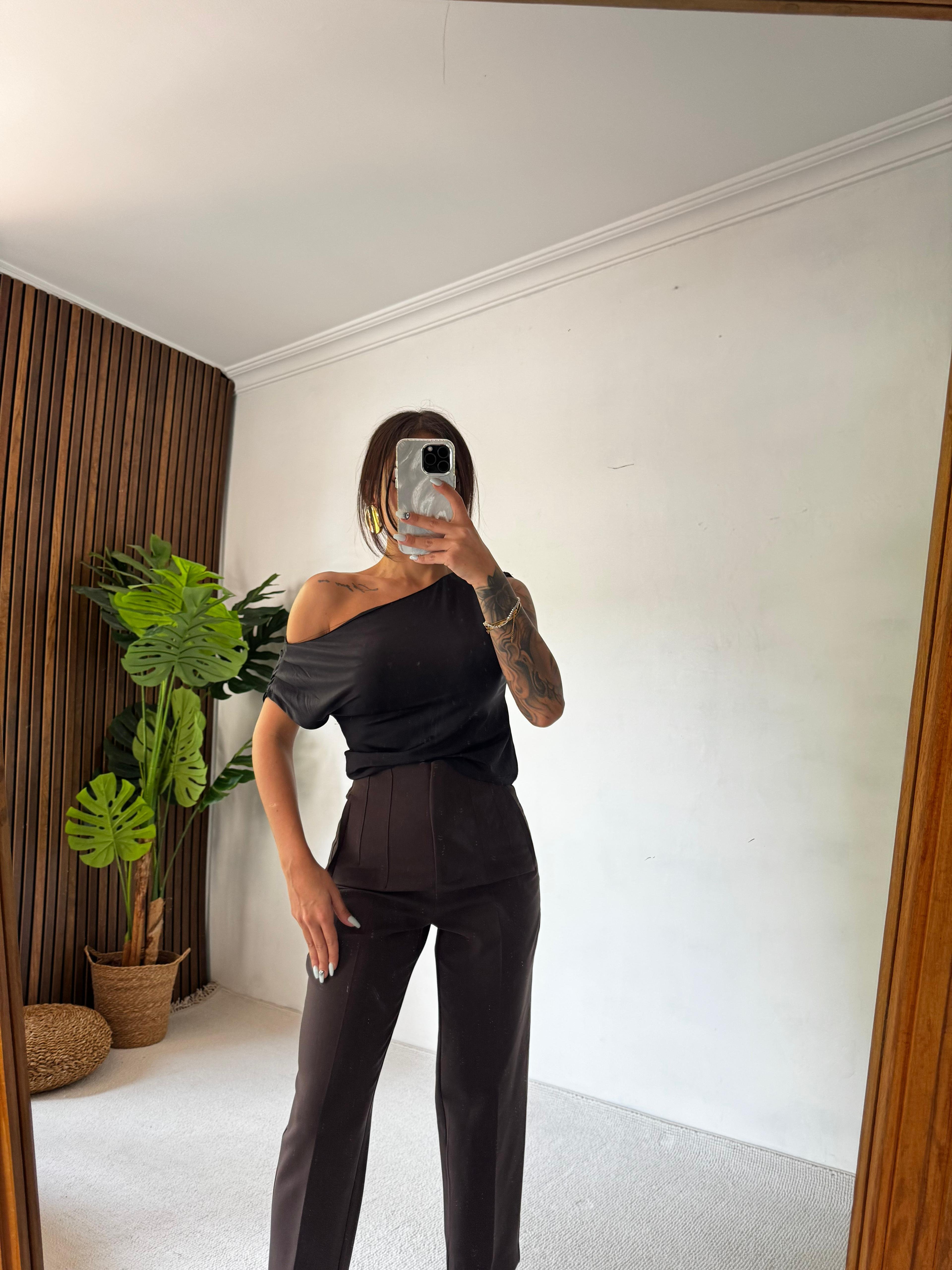 Kar Asimetrik Crop Bluz - Siyah