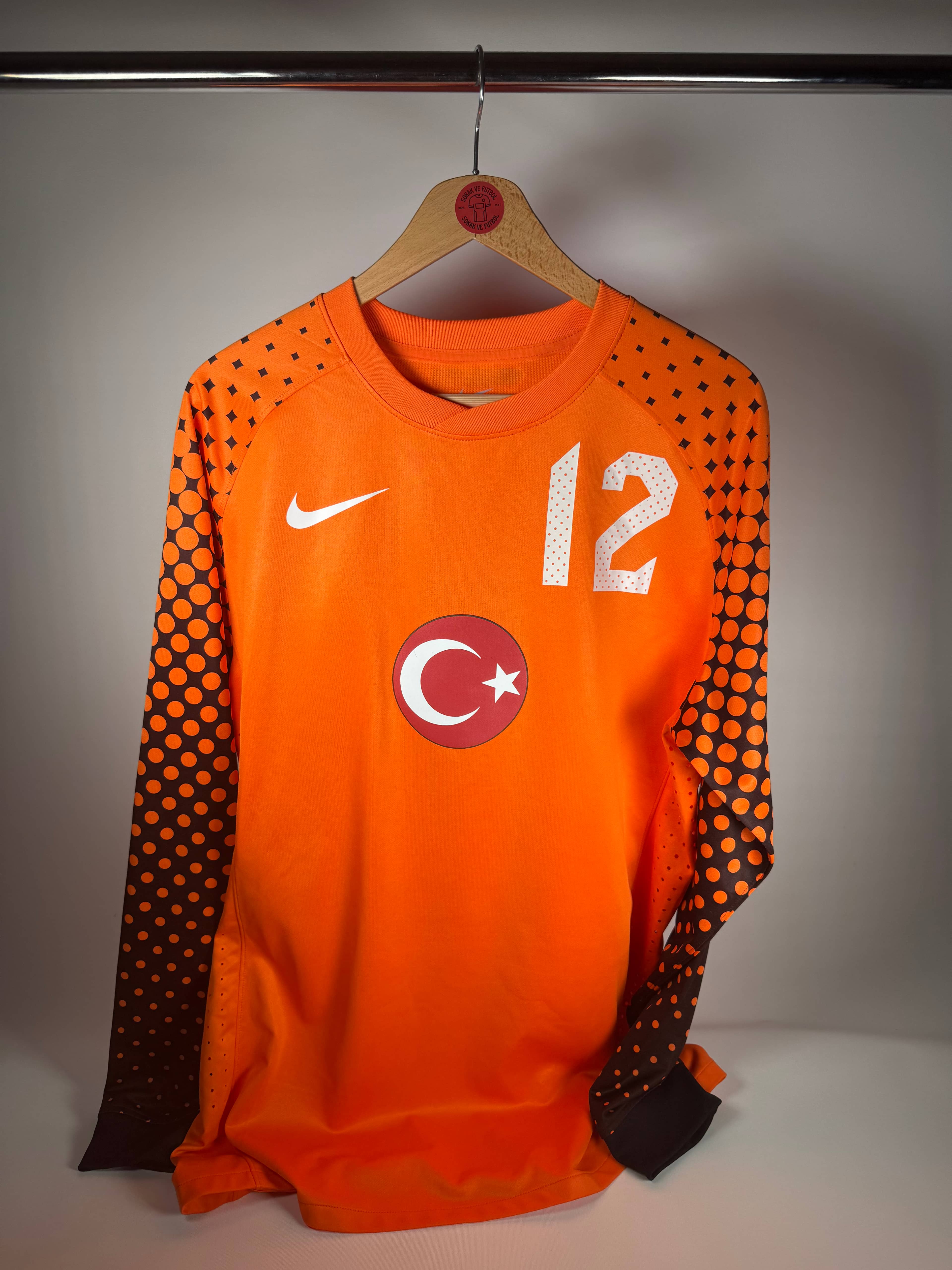 #12 TÜRKİYE A MİLLİ TAKIM 2010 KALECİ FORMASI - LARGE