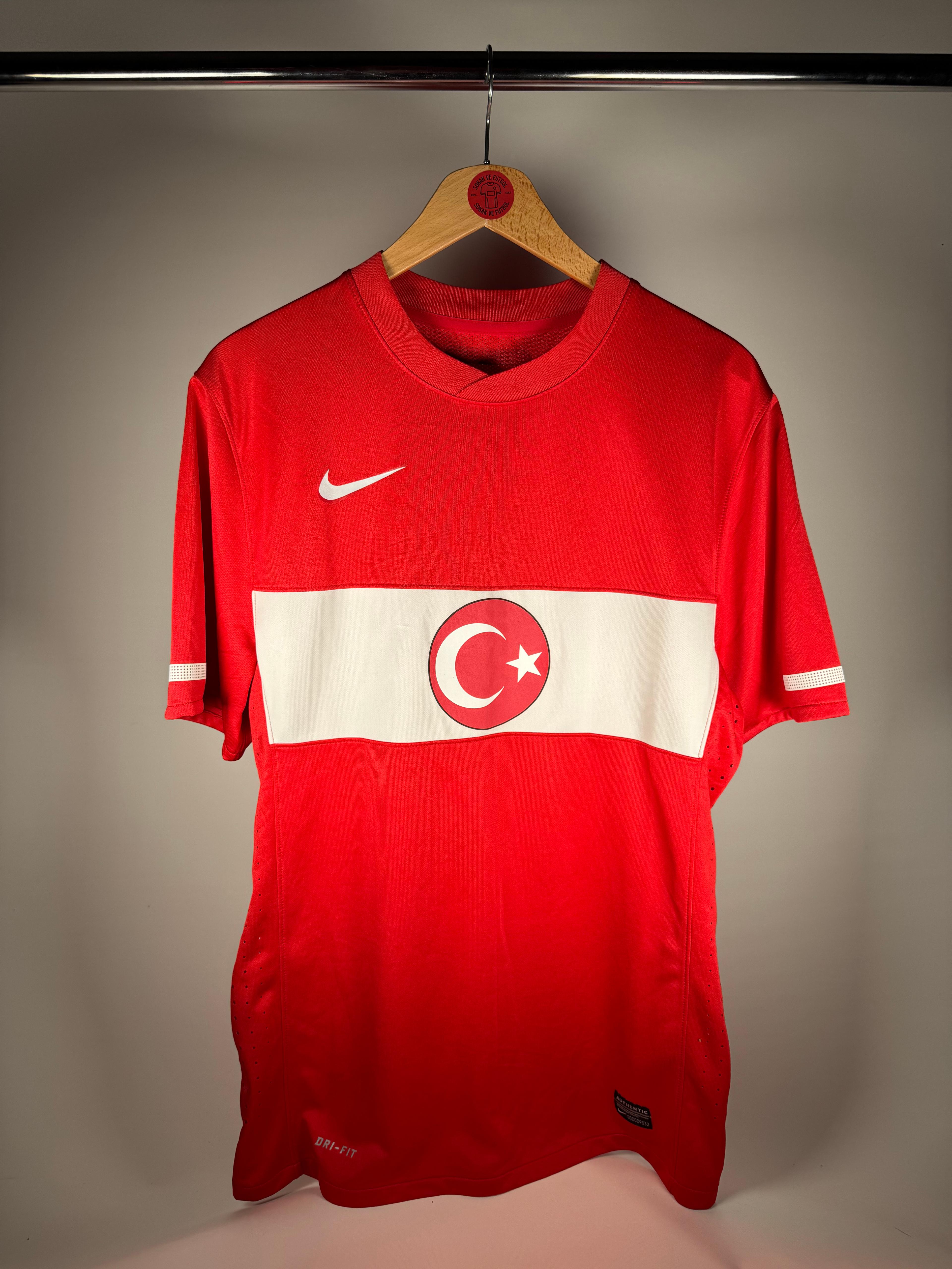 TÜRKİYE A MİLLİ TAKIM 2010 İÇ SAHA - MEDIUM