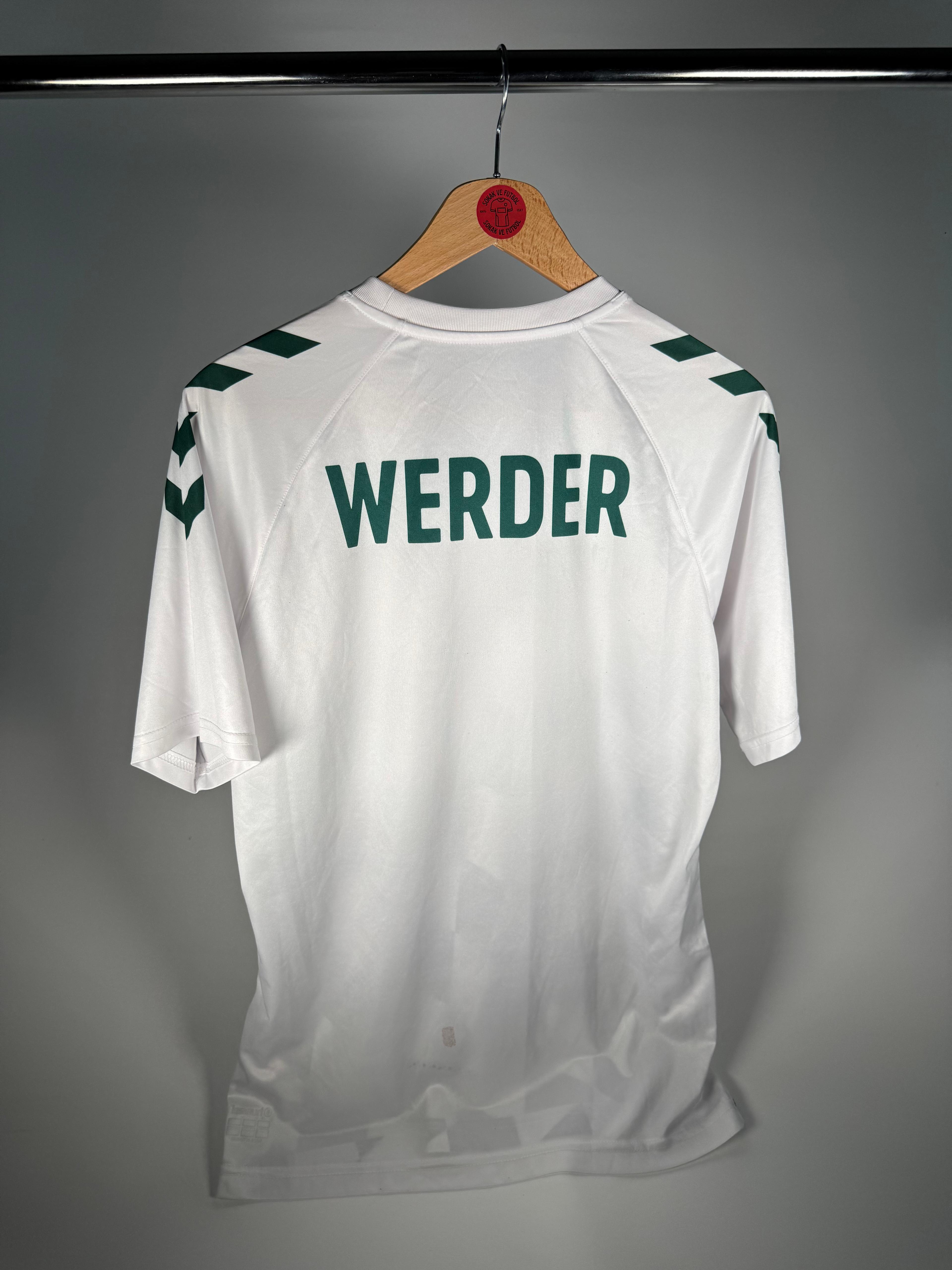 WERDER BREMEN ANTRENMAN FORMASI - MEDIUM 