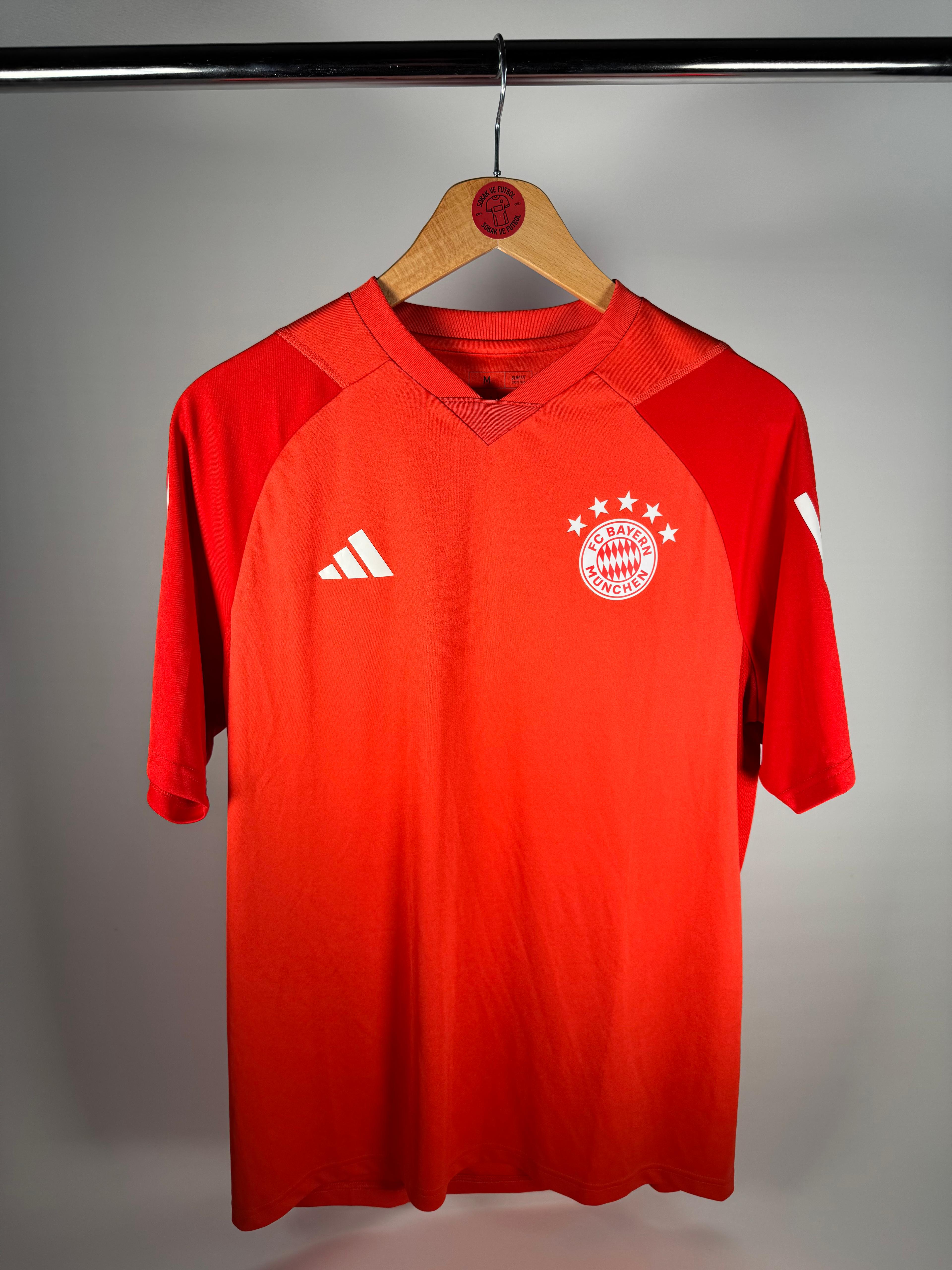 BAYERN MÜNİH 2023-2024 ANTRENMAN FORMASI - MEDIUM