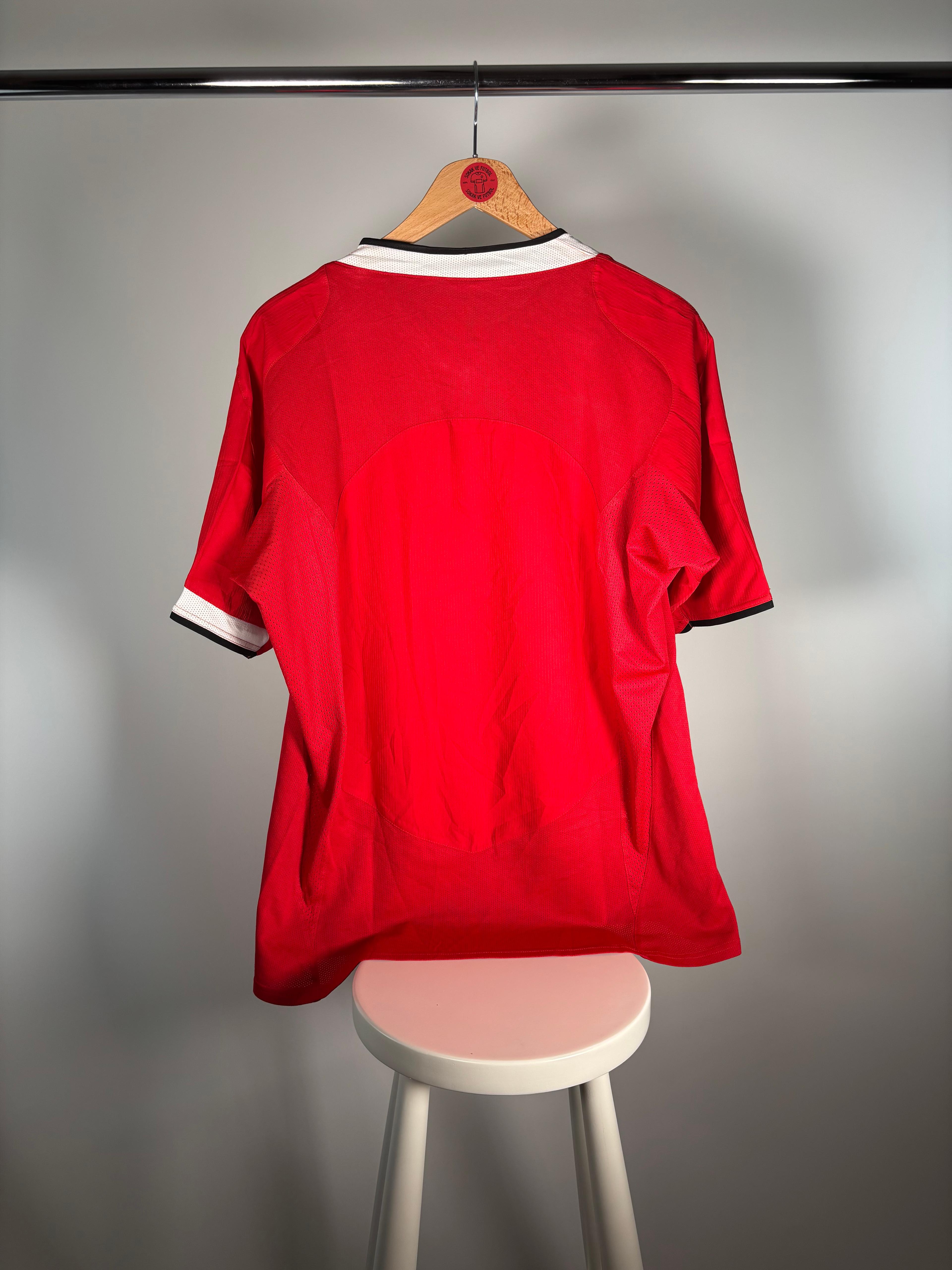 MANCHESTER UNITED 2004/2006 İÇ SAHA - MEDIUM 