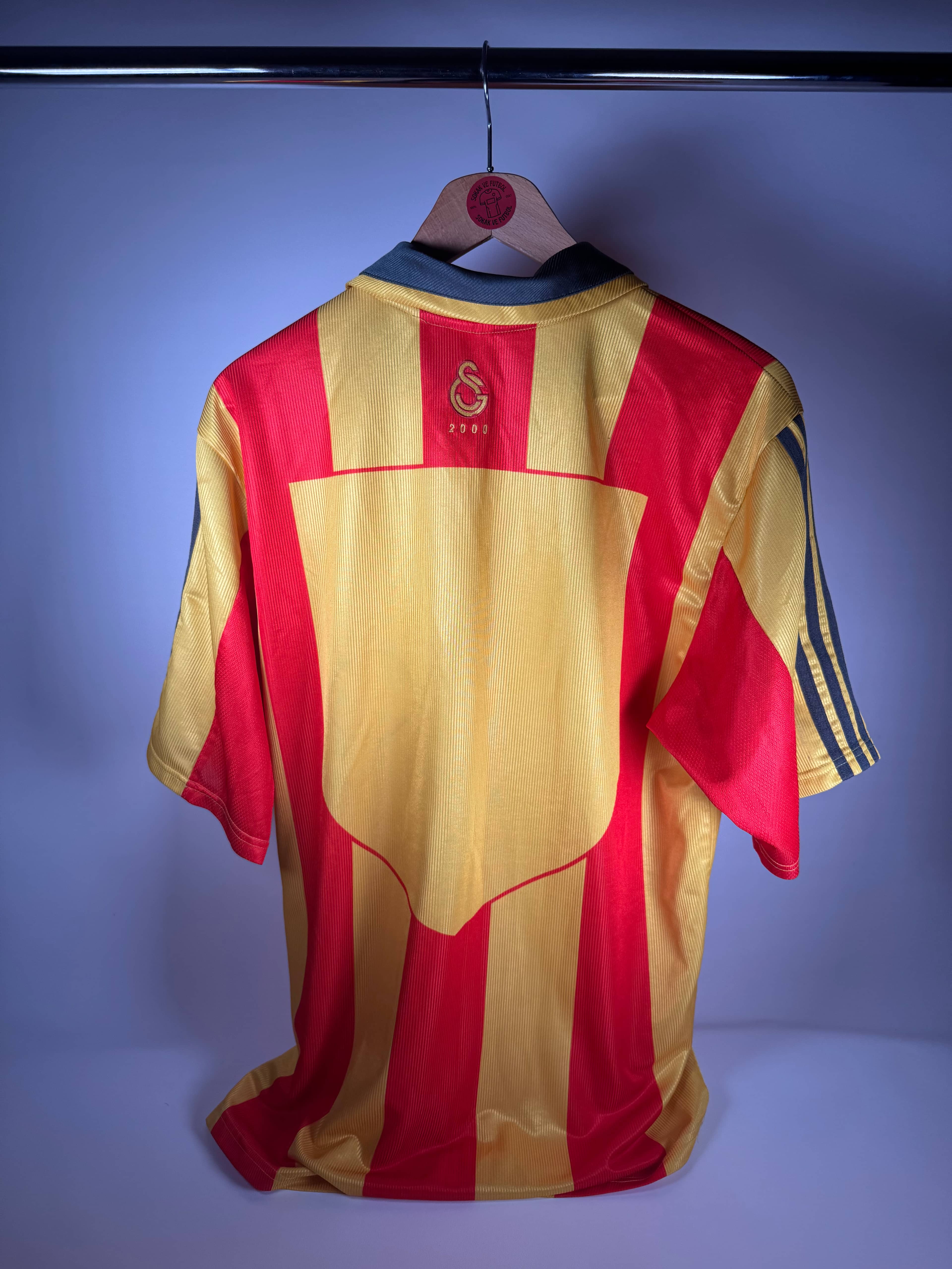 GALATASARAY 1999-2000 İÇ SAHA - MEDIUM