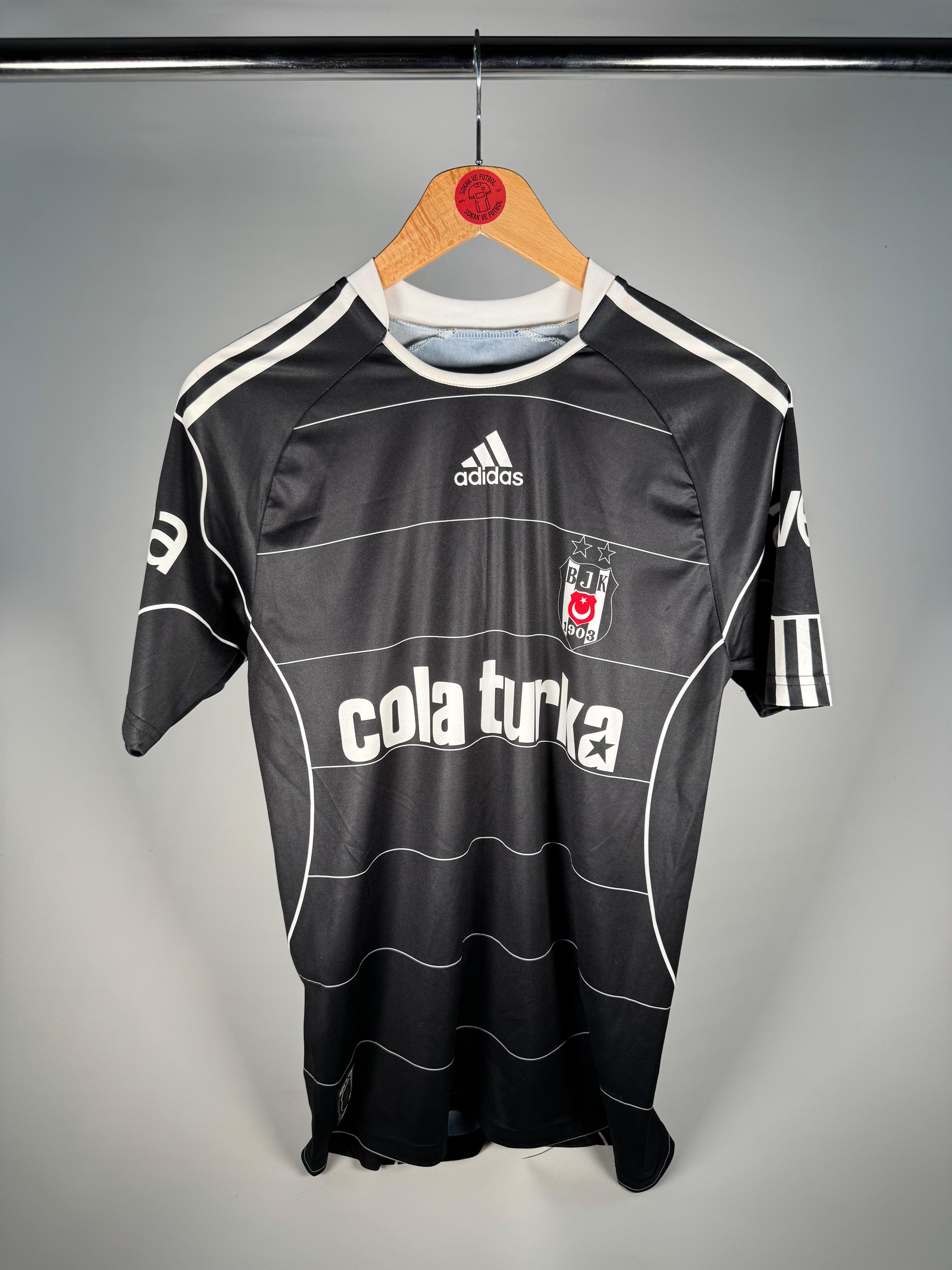 #14 GUTI BEŞİKTAŞ 2010-2011 DIŞ SAHA - X SMALL 