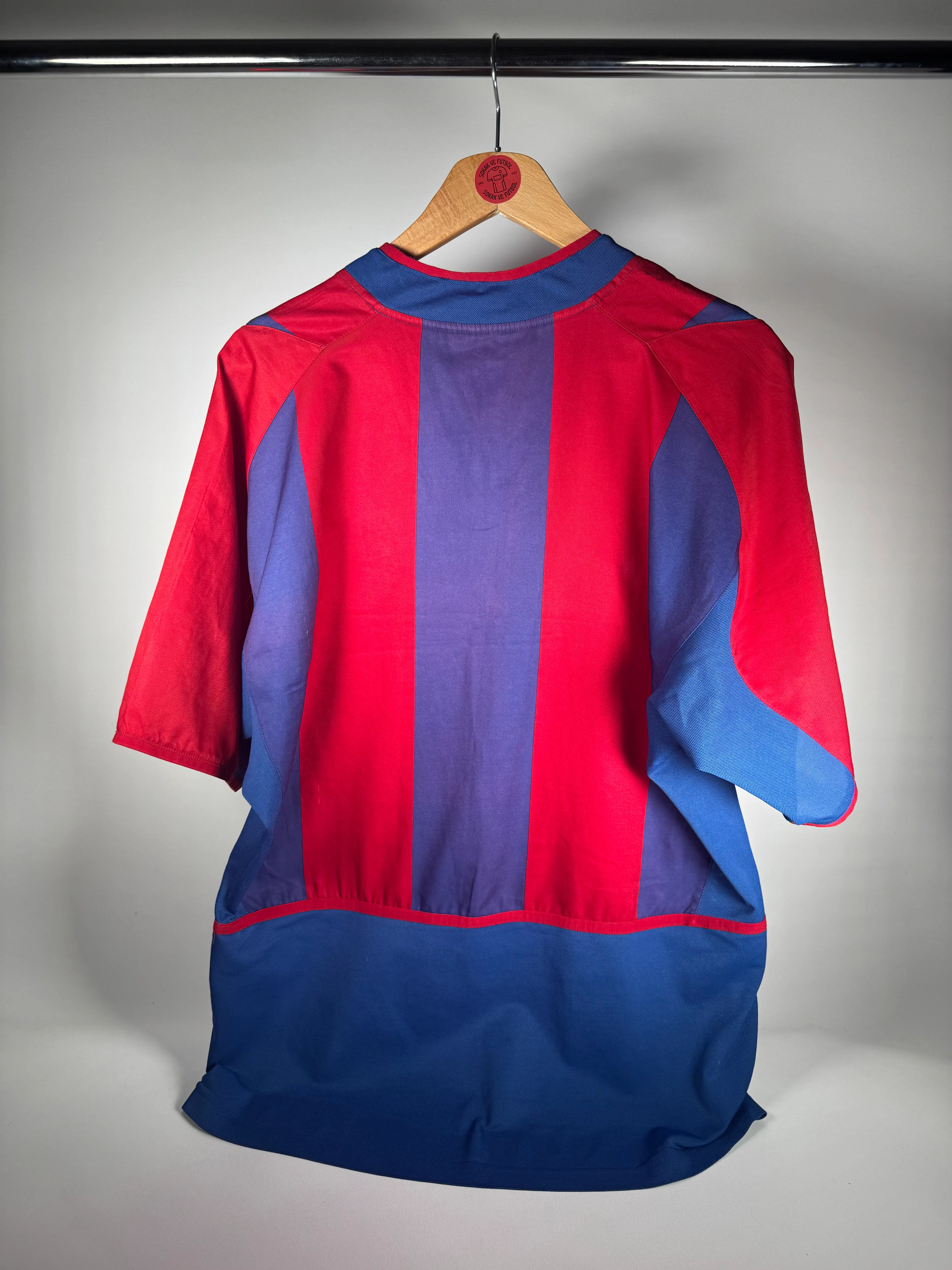 BARCELONA 2002/2003 İÇ SAHA - MEDIUM