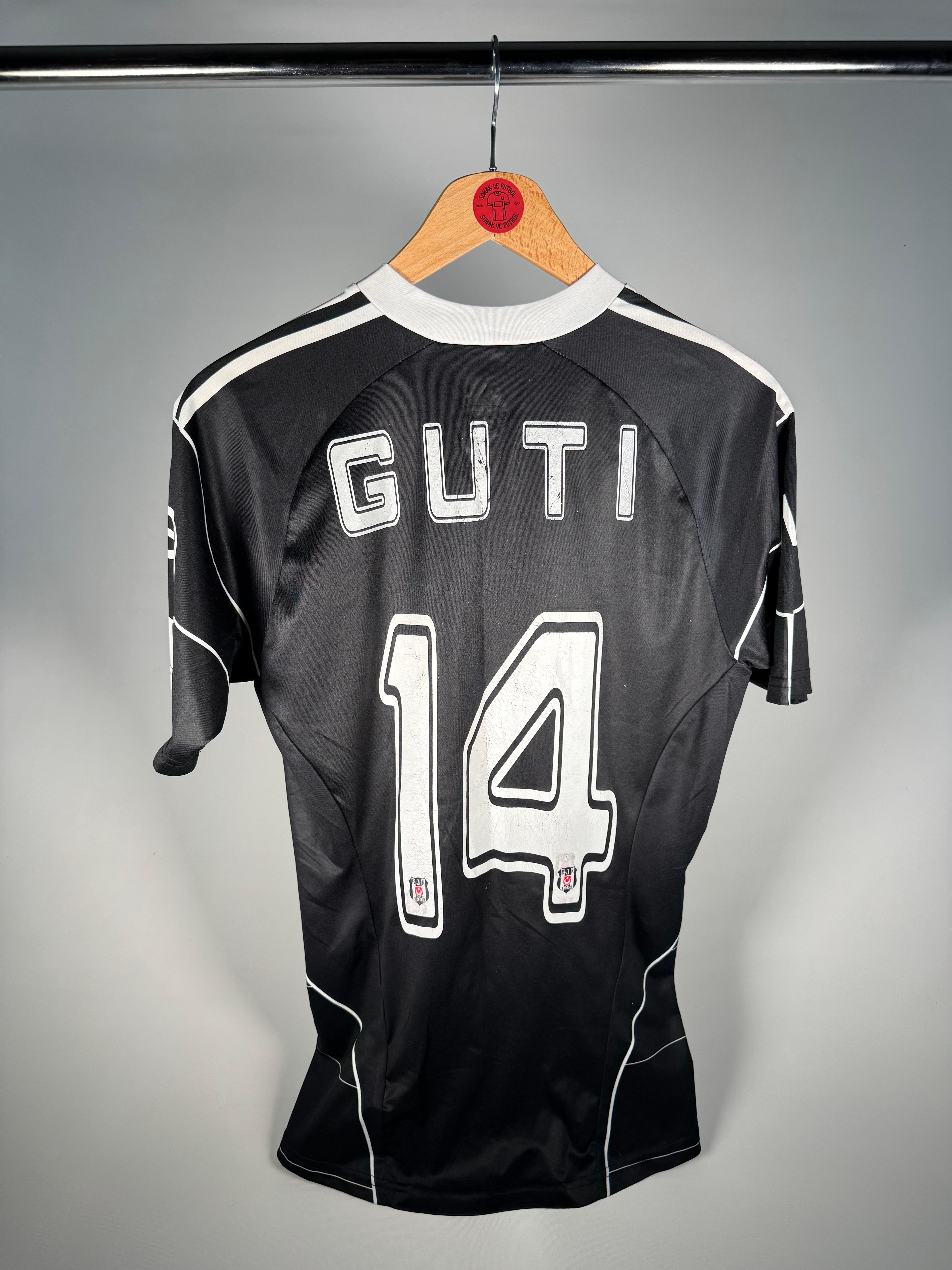 #14 GUTI BEŞİKTAŞ 2010-2011 DIŞ SAHA - X SMALL 