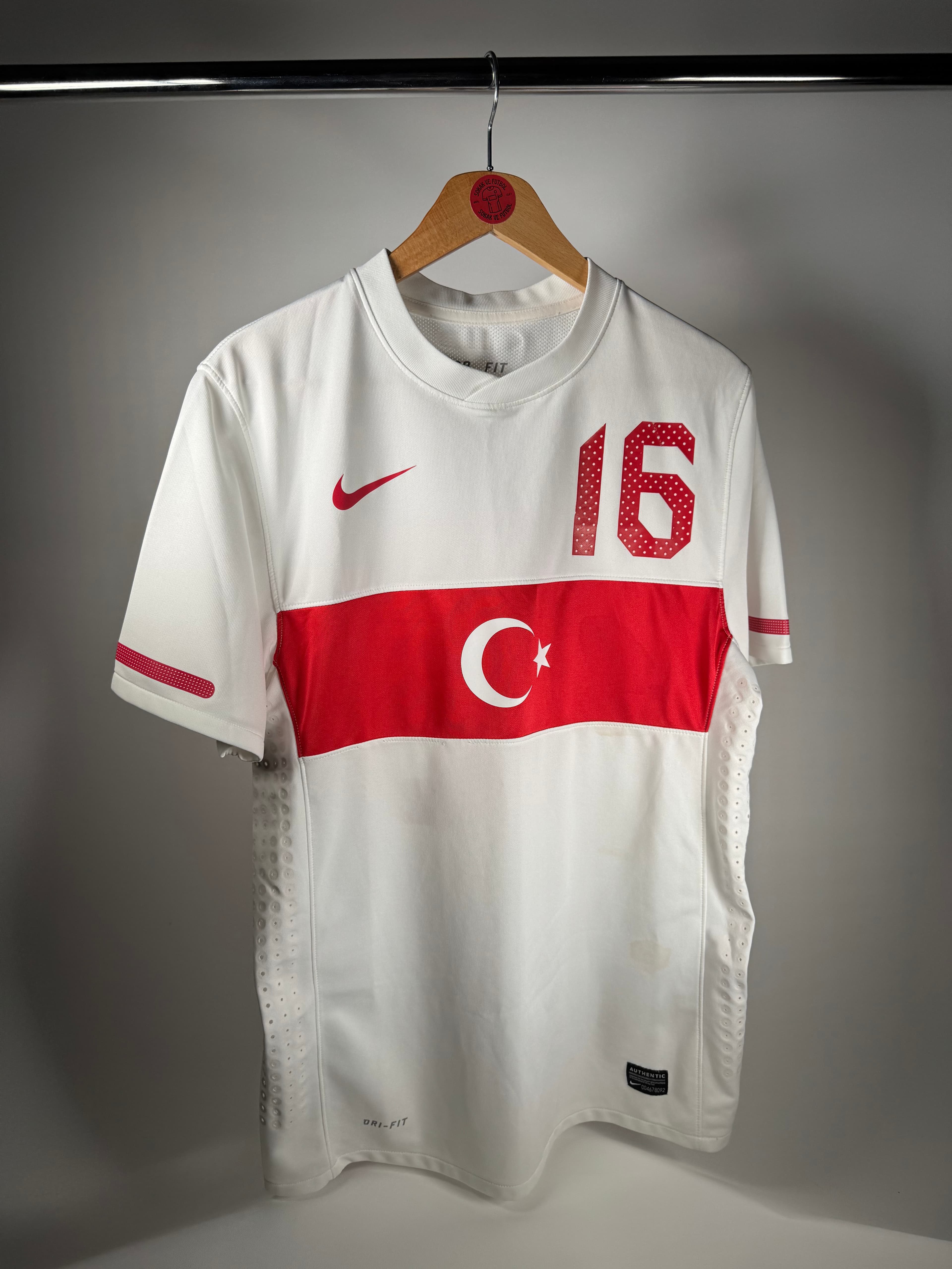 #16 TÜRKİYE A MİLLİ TAKIM 2010 DIŞ SAHA - LARGE 