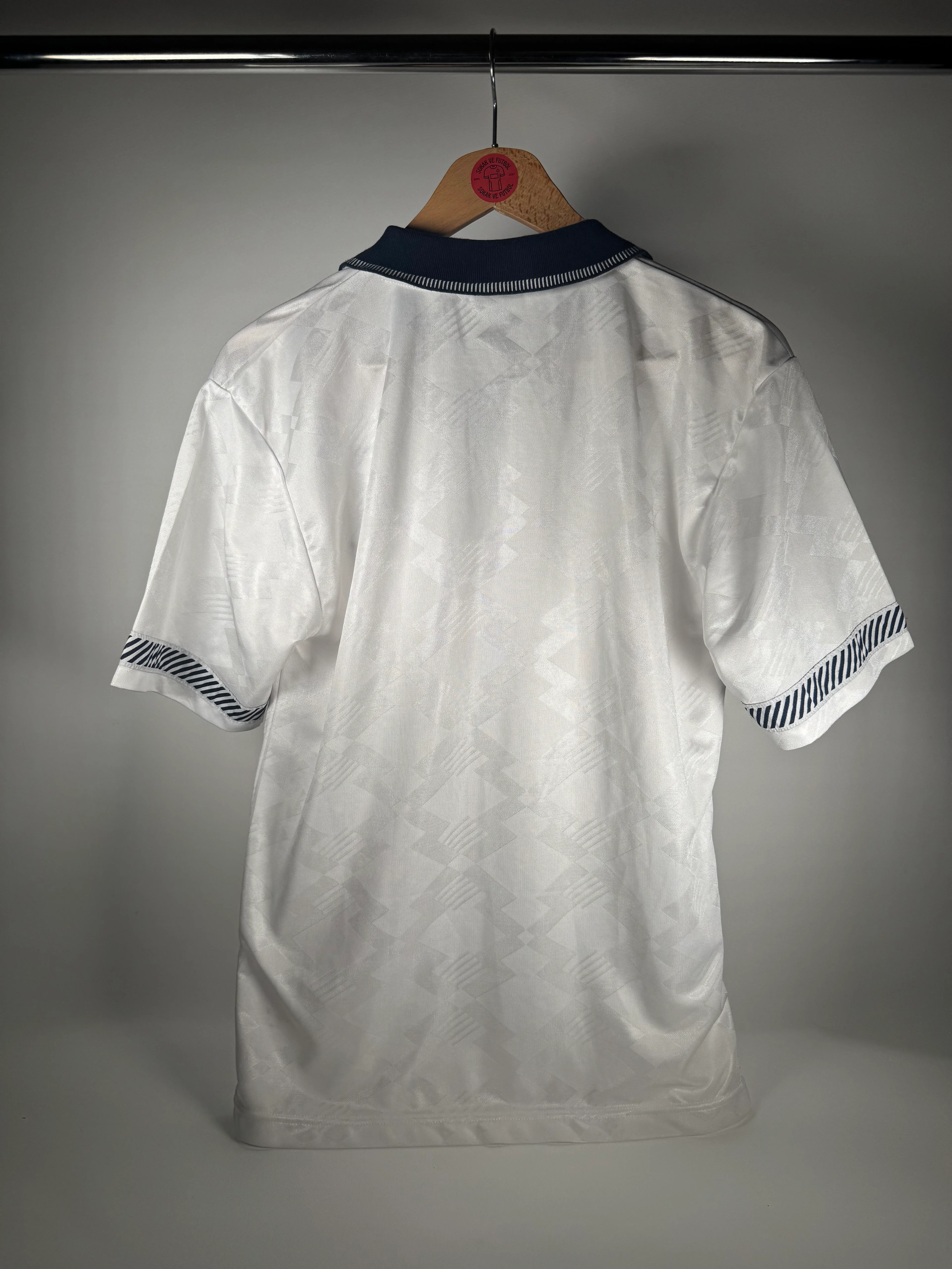 İNGİLTERE 1990/1992 EV SAHİBİ REMAKE - SMALL