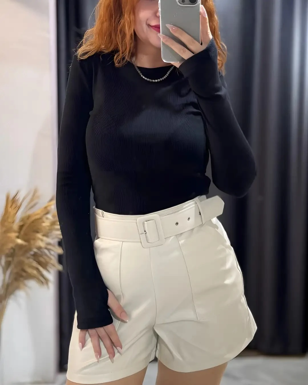 Siyah Parmak Geçmeli Basic Body