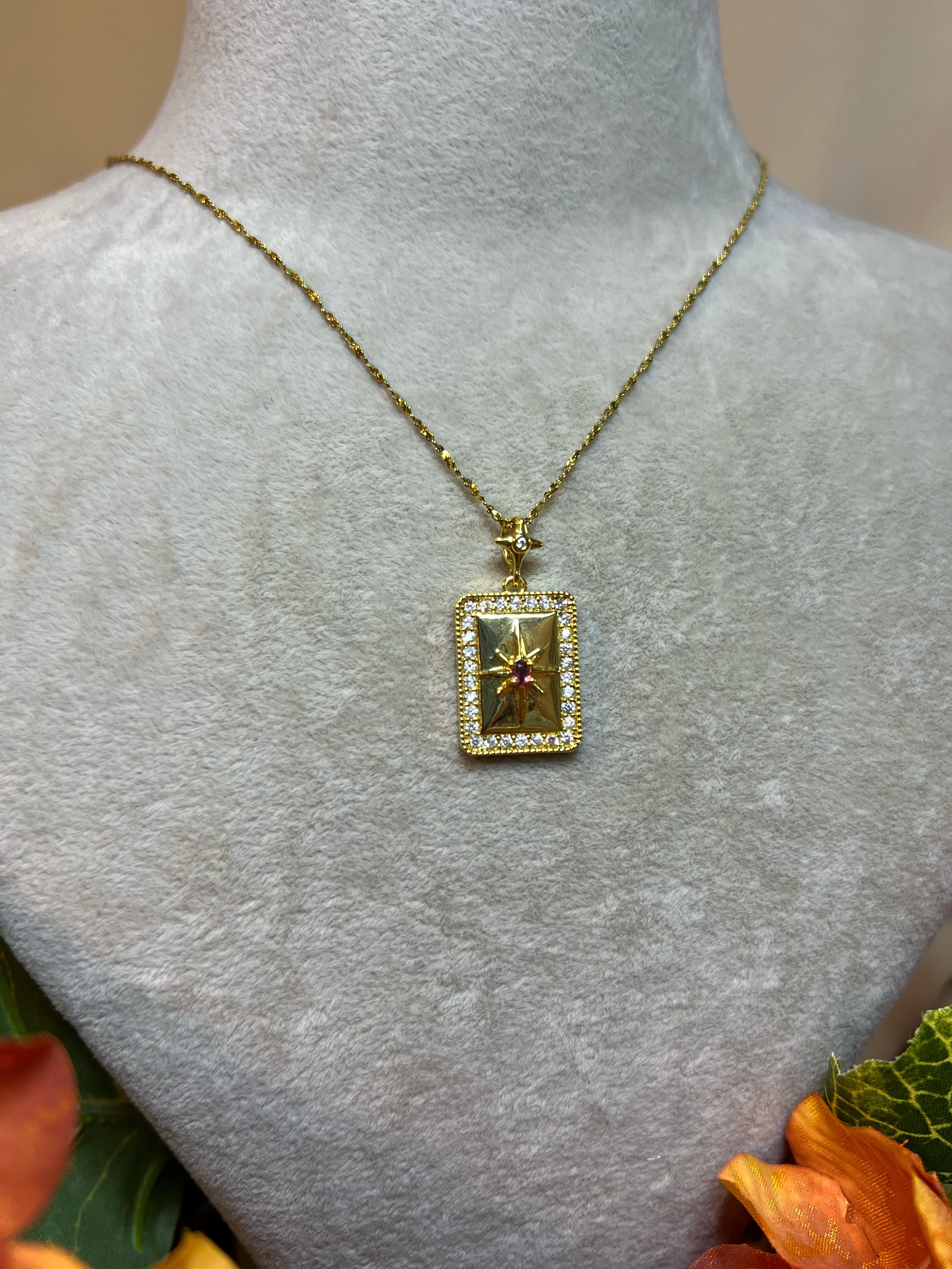 Taş Detaylı Yıldız Gold Kolye
