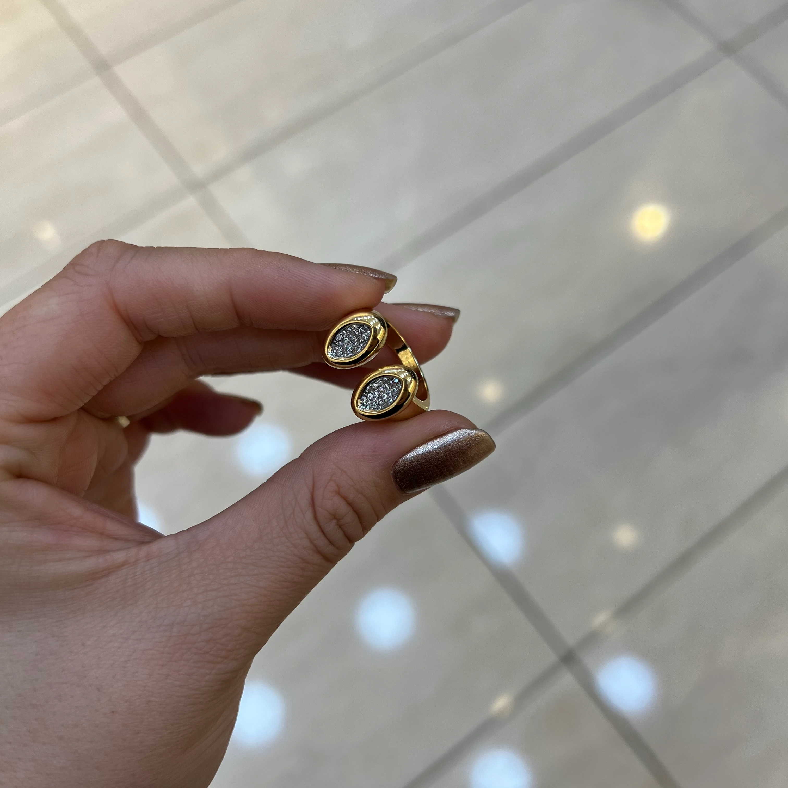 Gold Taşlı Çelik Yüzük