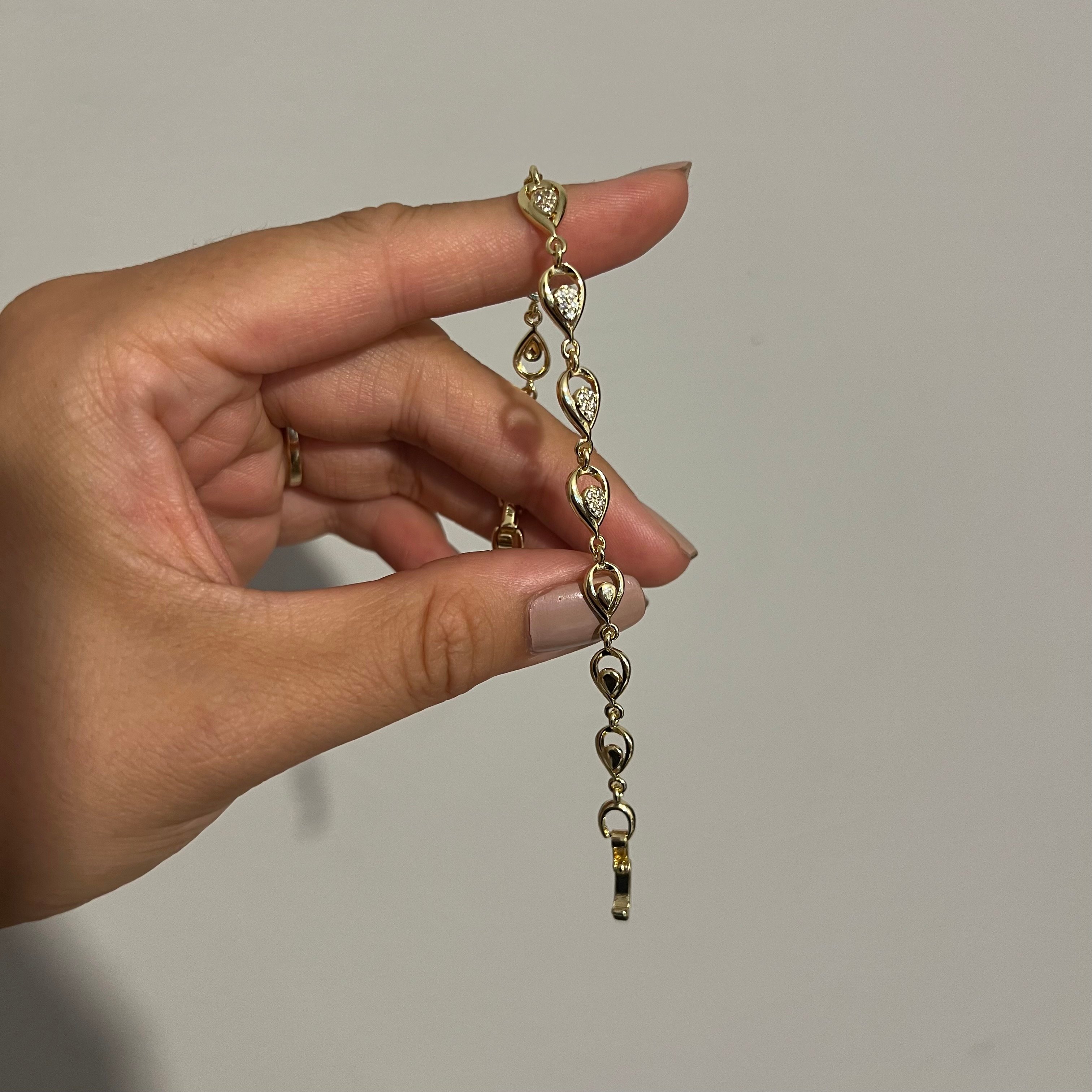 Gold Taşlı Damla Model Bileklik