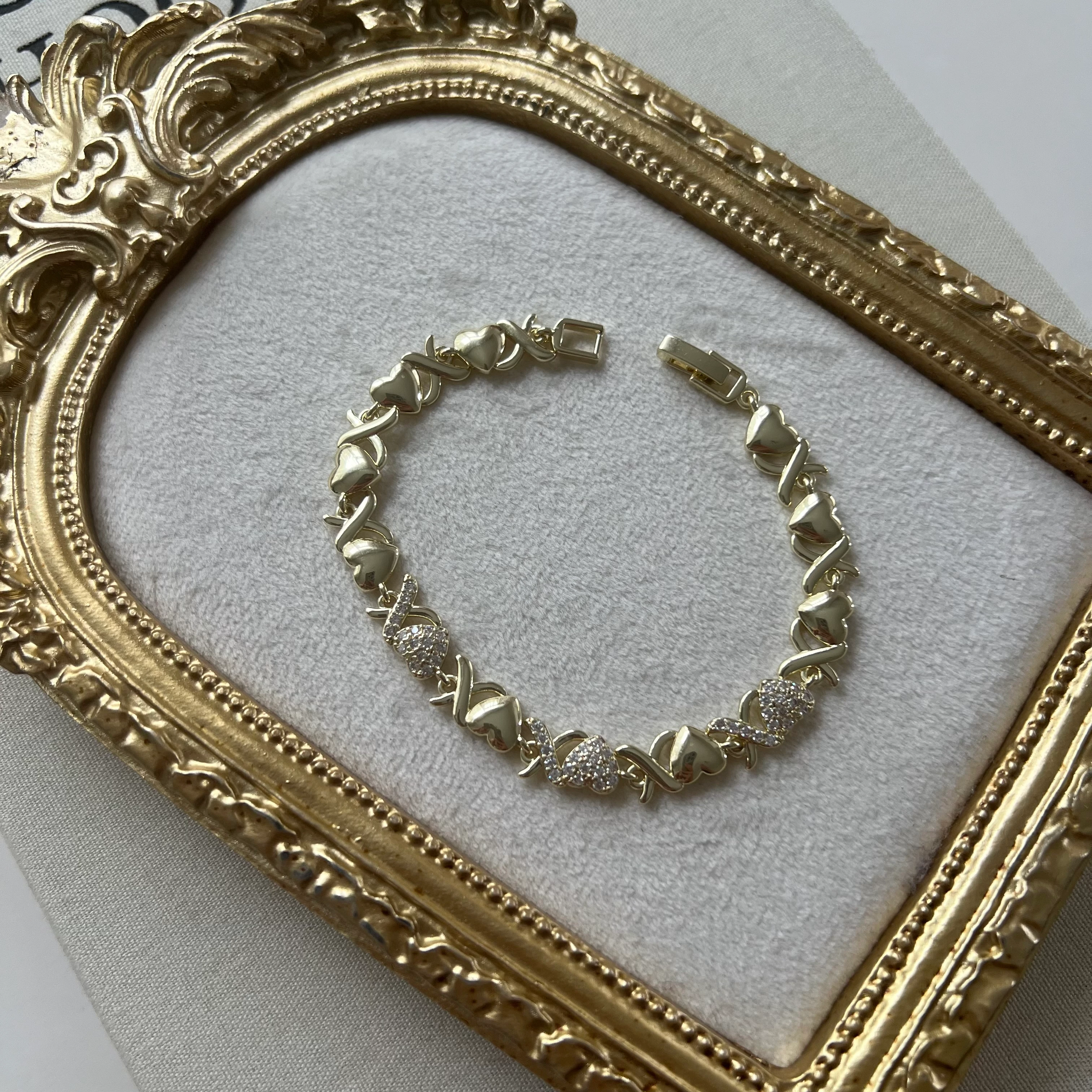 14K Vip Özel Seri Kalpli Bileklik