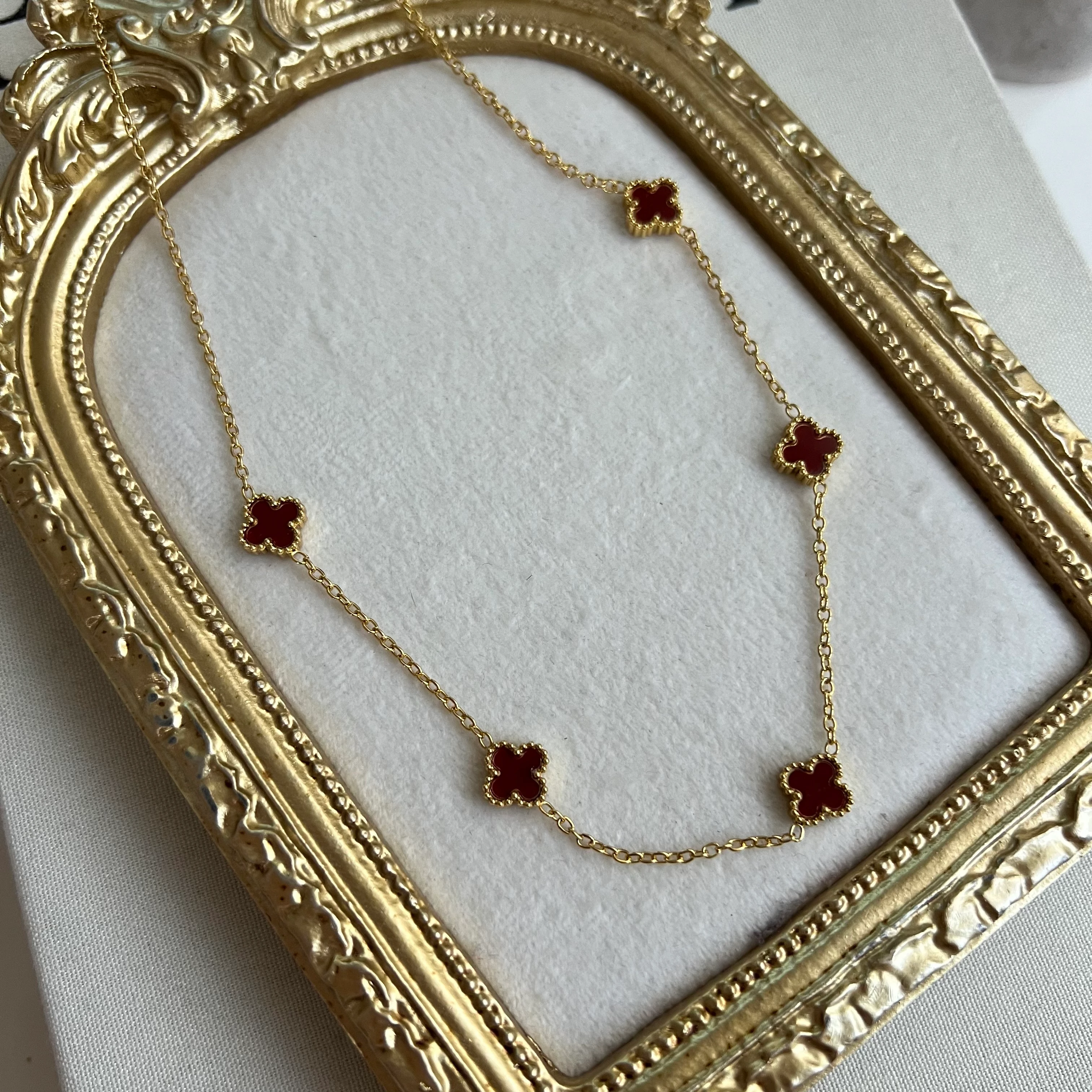 Gold Bordo Yonca Kolye