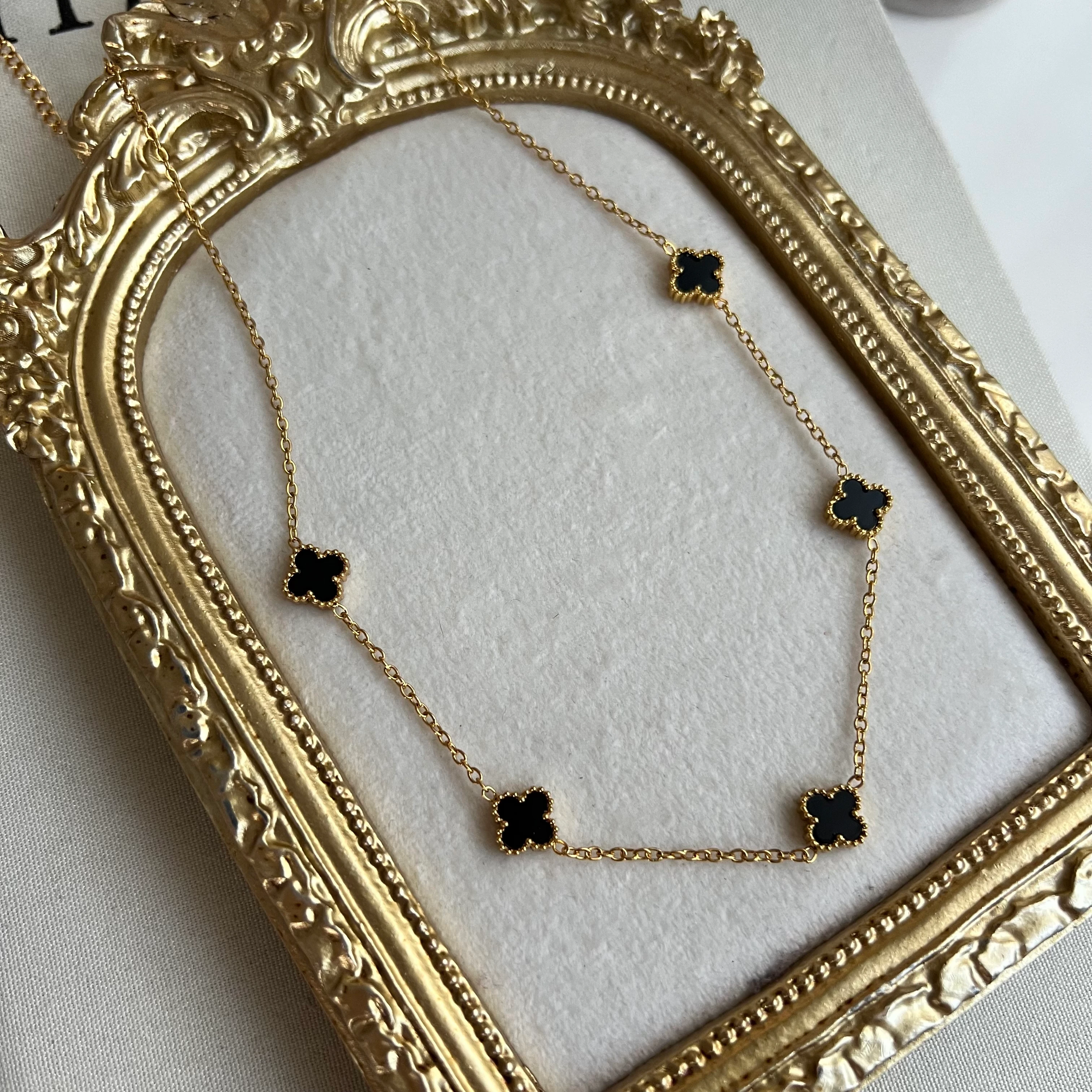 Gold Siyah Yonca Kolye