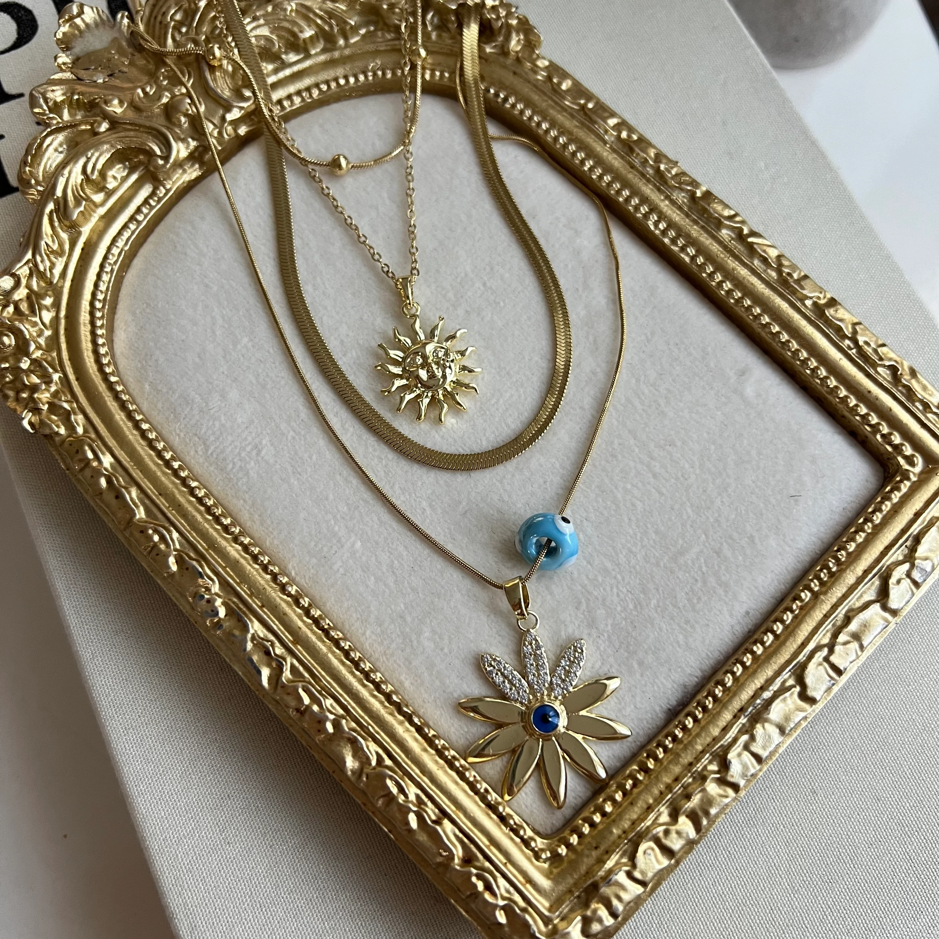 Gold Güneş Mavi Boncuk Detaylı Çelik Çoklu Kolye