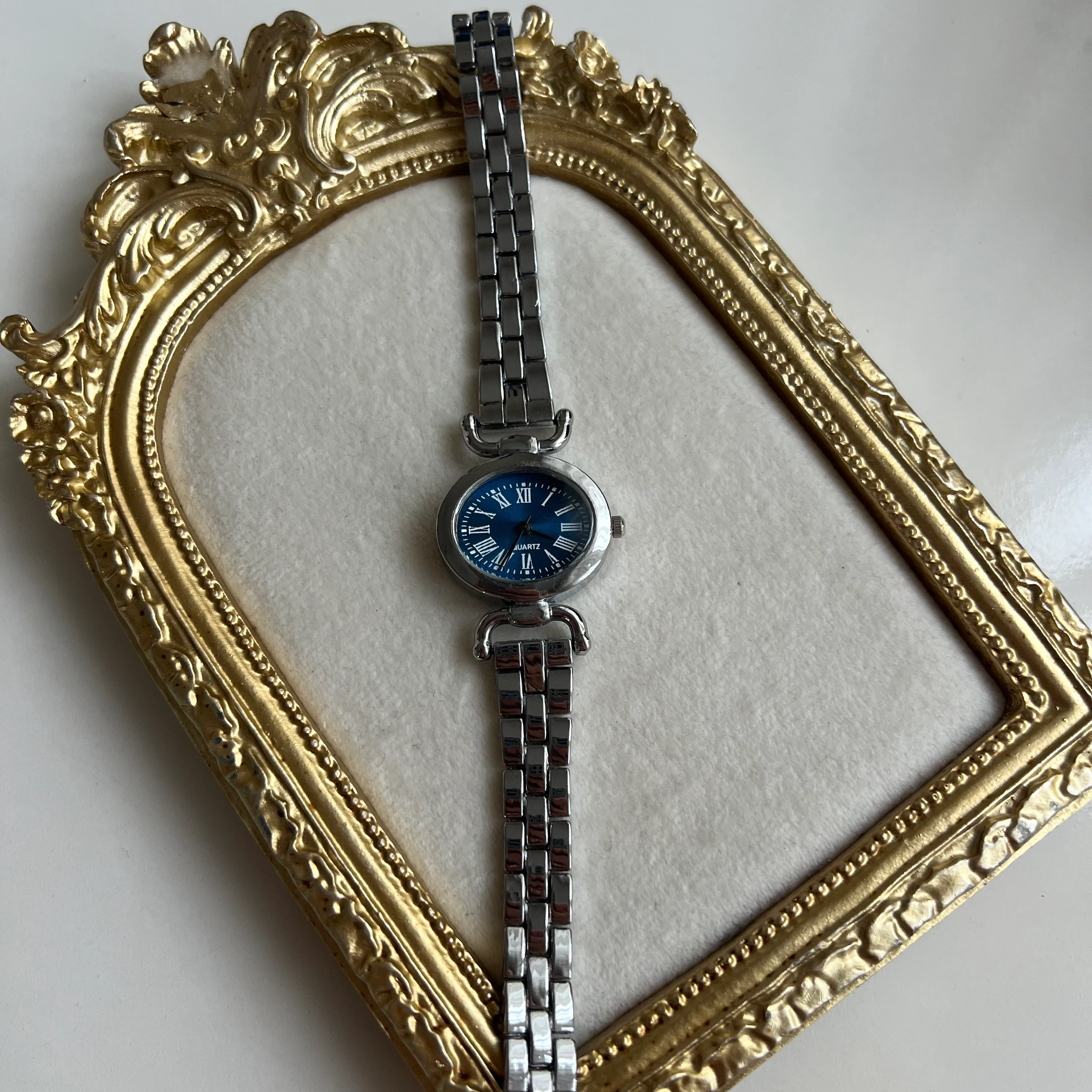 Silver İçi Mavi Saat