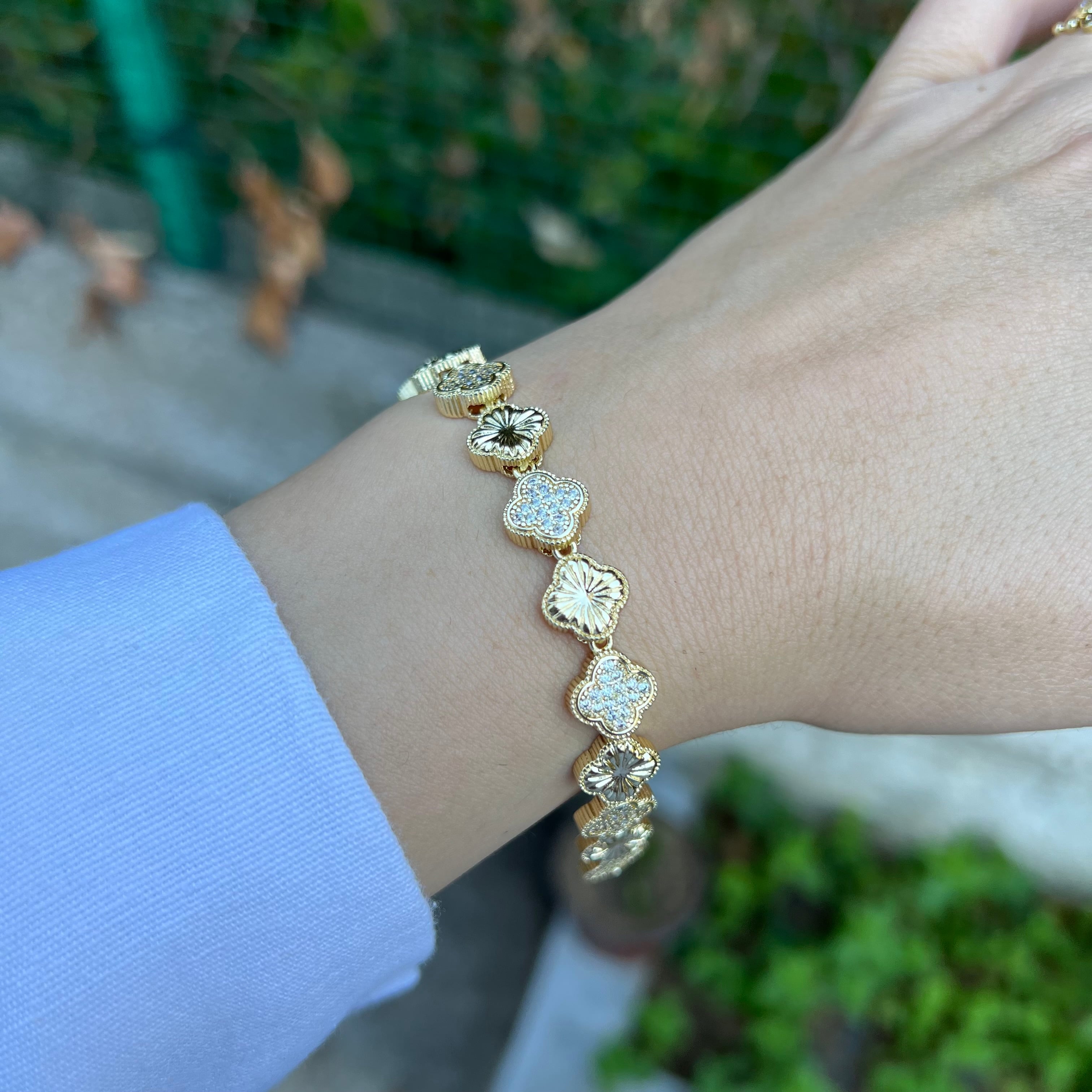Gold Taşlı Yonca Bileklik