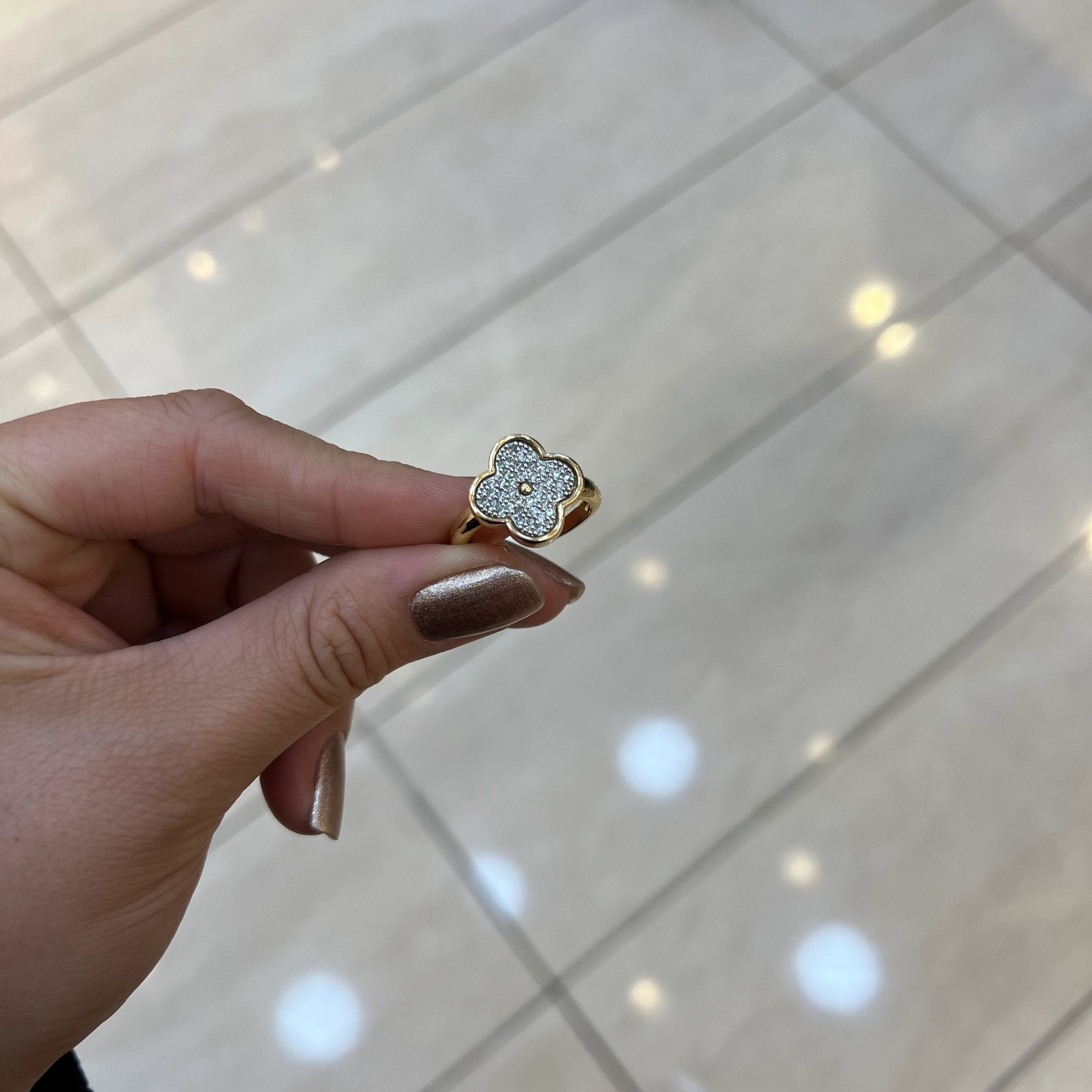 Çelik Taşlı Yonca Yüzük