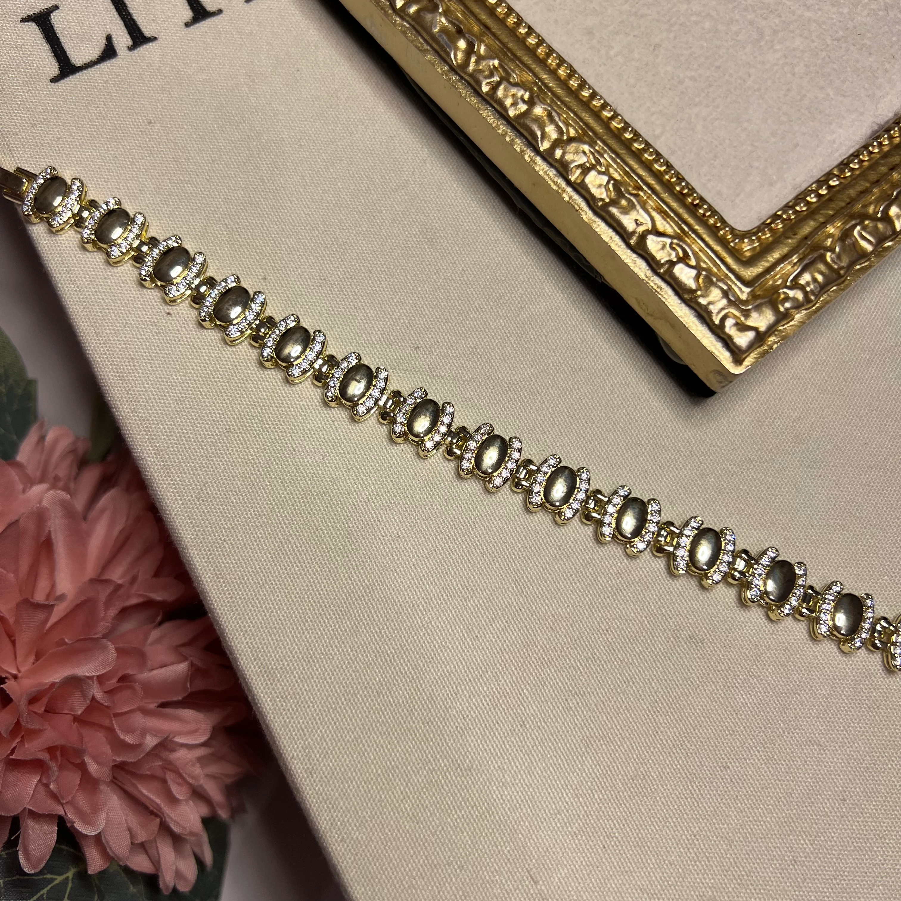 Vip Gold Taşlı Bileklik