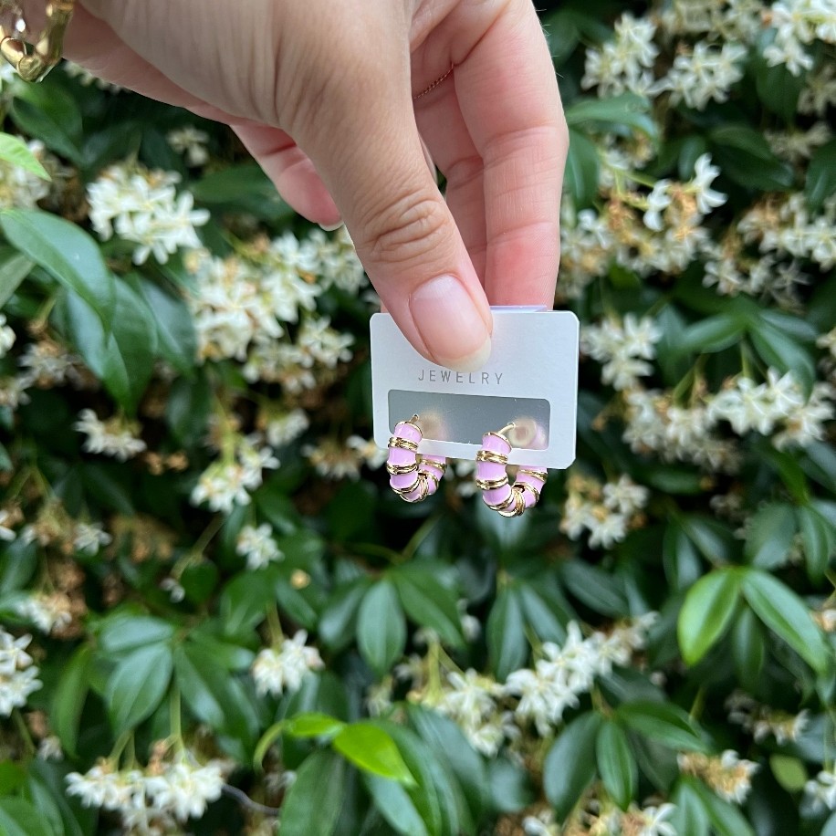 Gold Detaylı Pembe Mineli Küpe