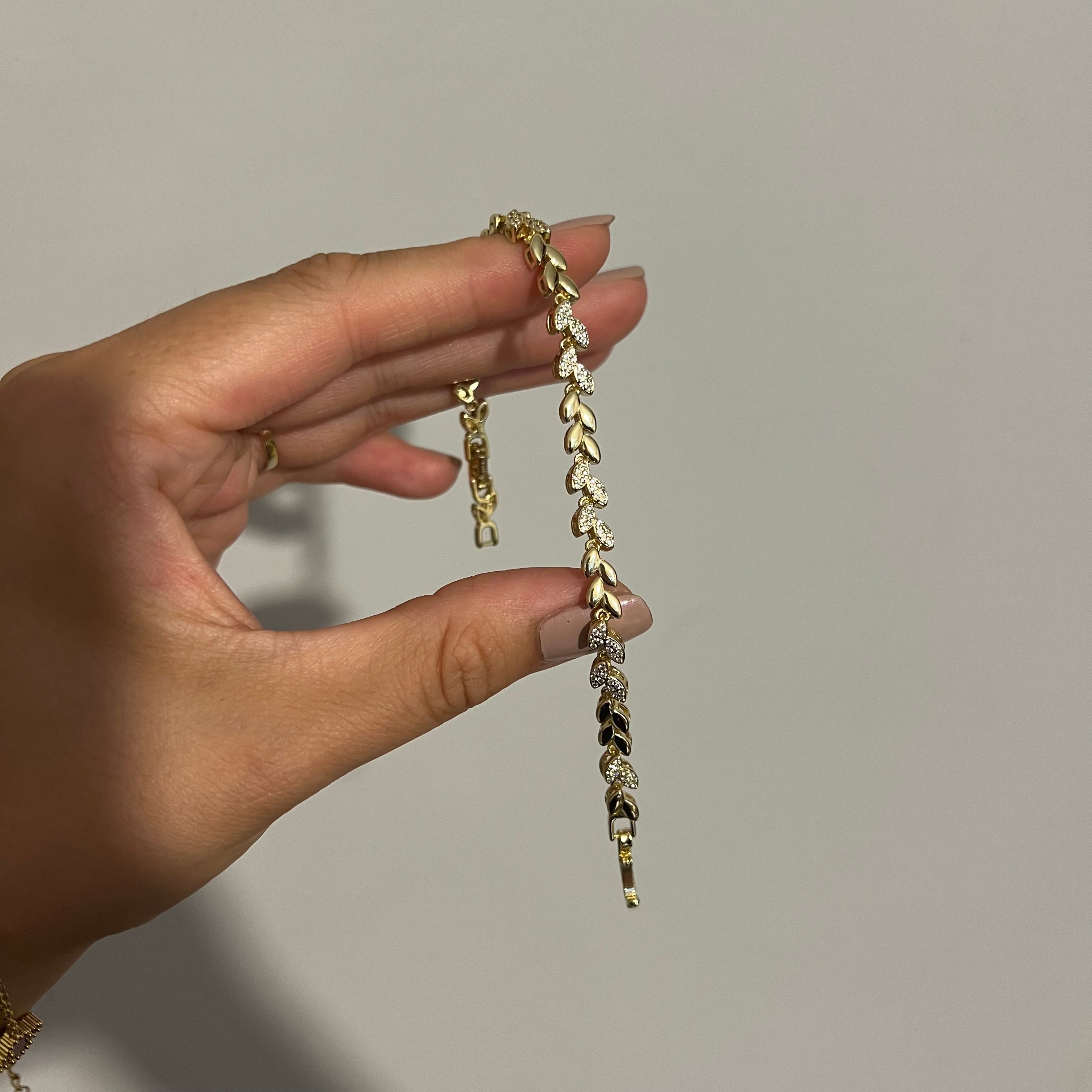Gold Taşlı Yaprak Model Bileklik