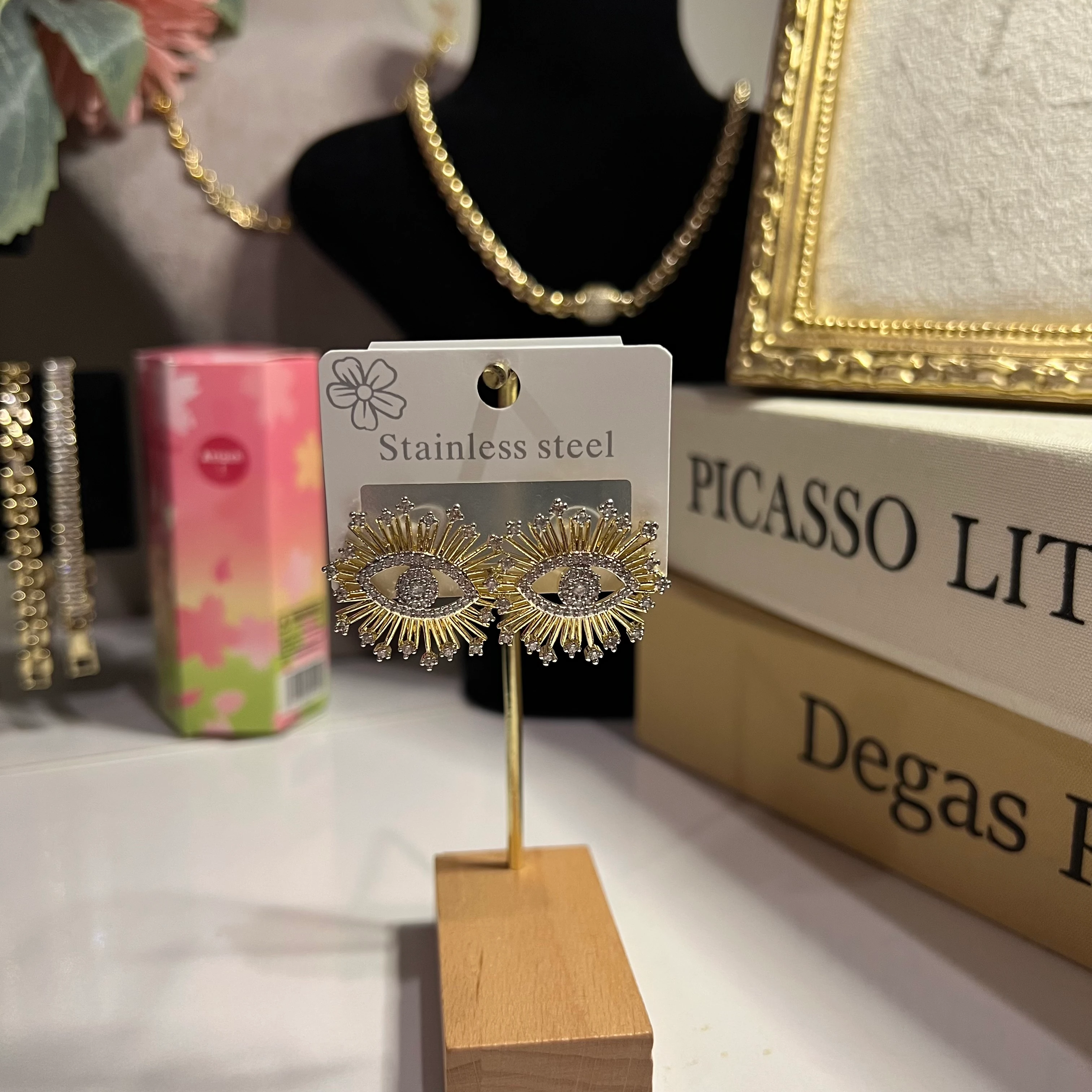 Gold Taşlı Göz Küpe