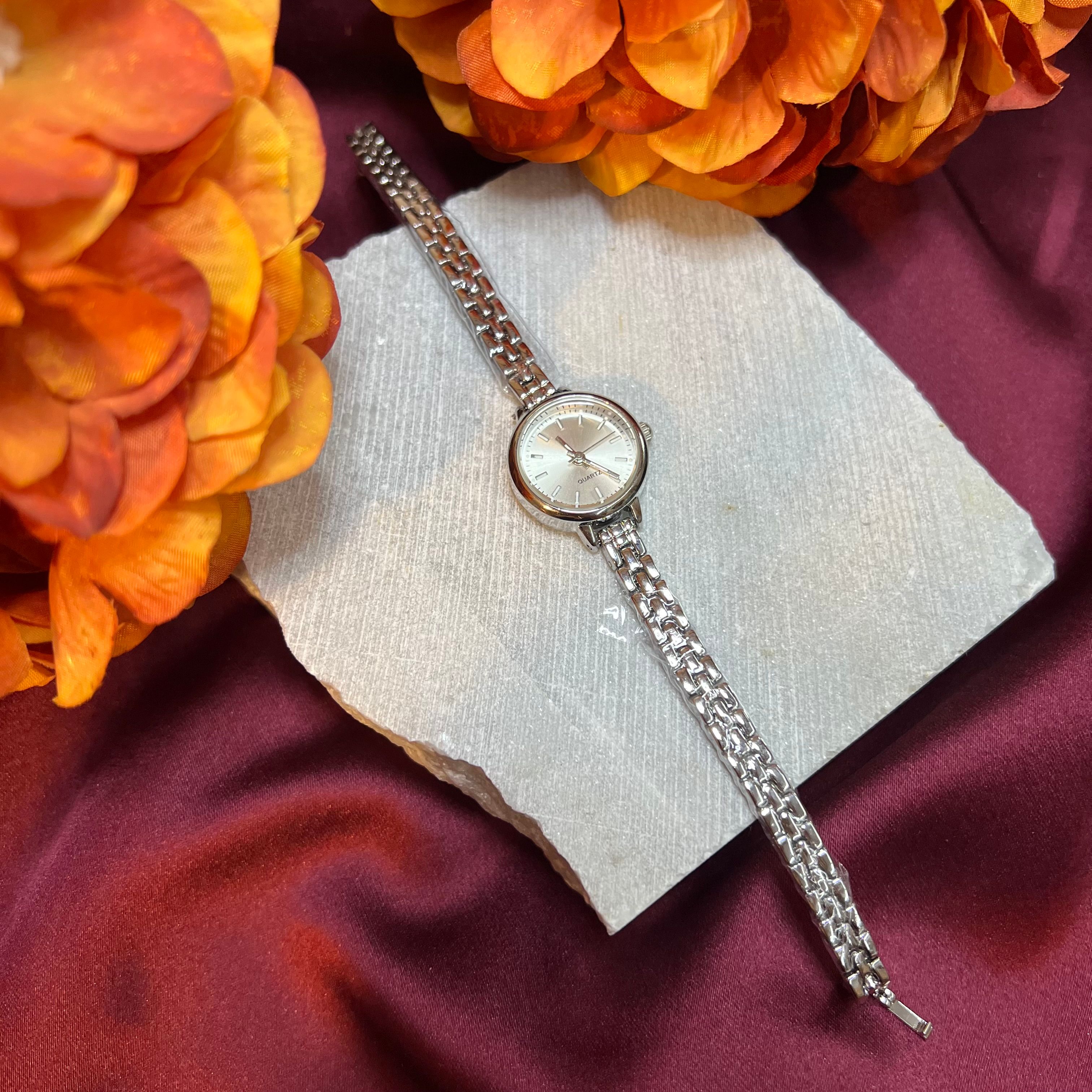 Silver Vintage Saat