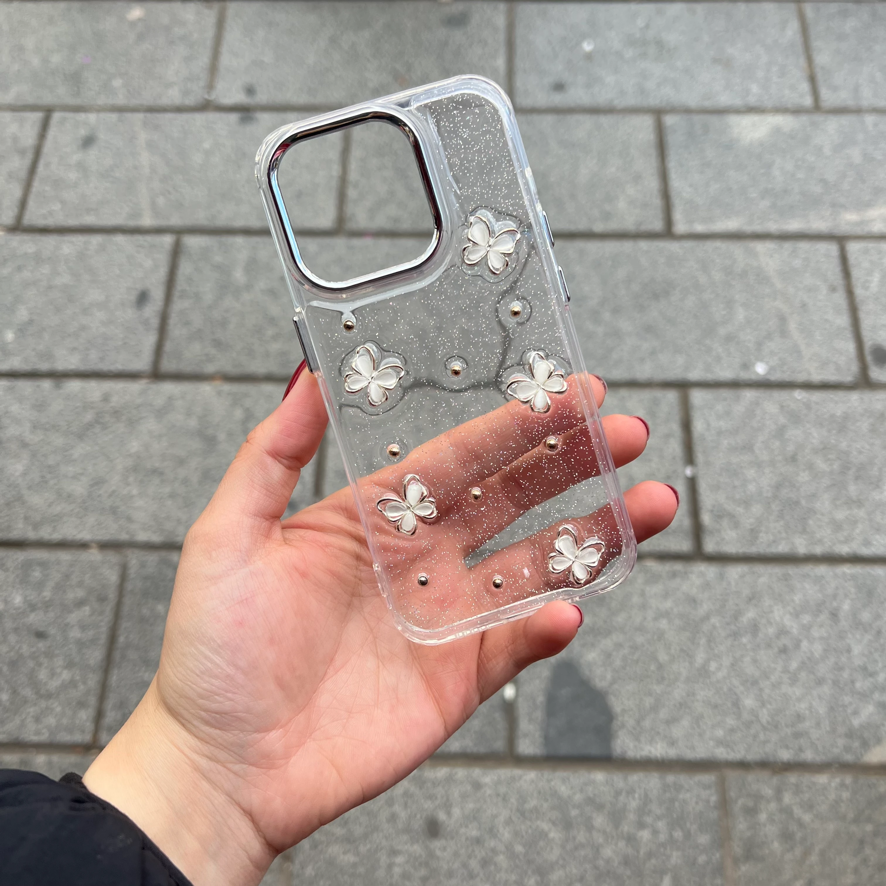 Iphone 15 Pro Kelebekli Şeffaf Kılıf