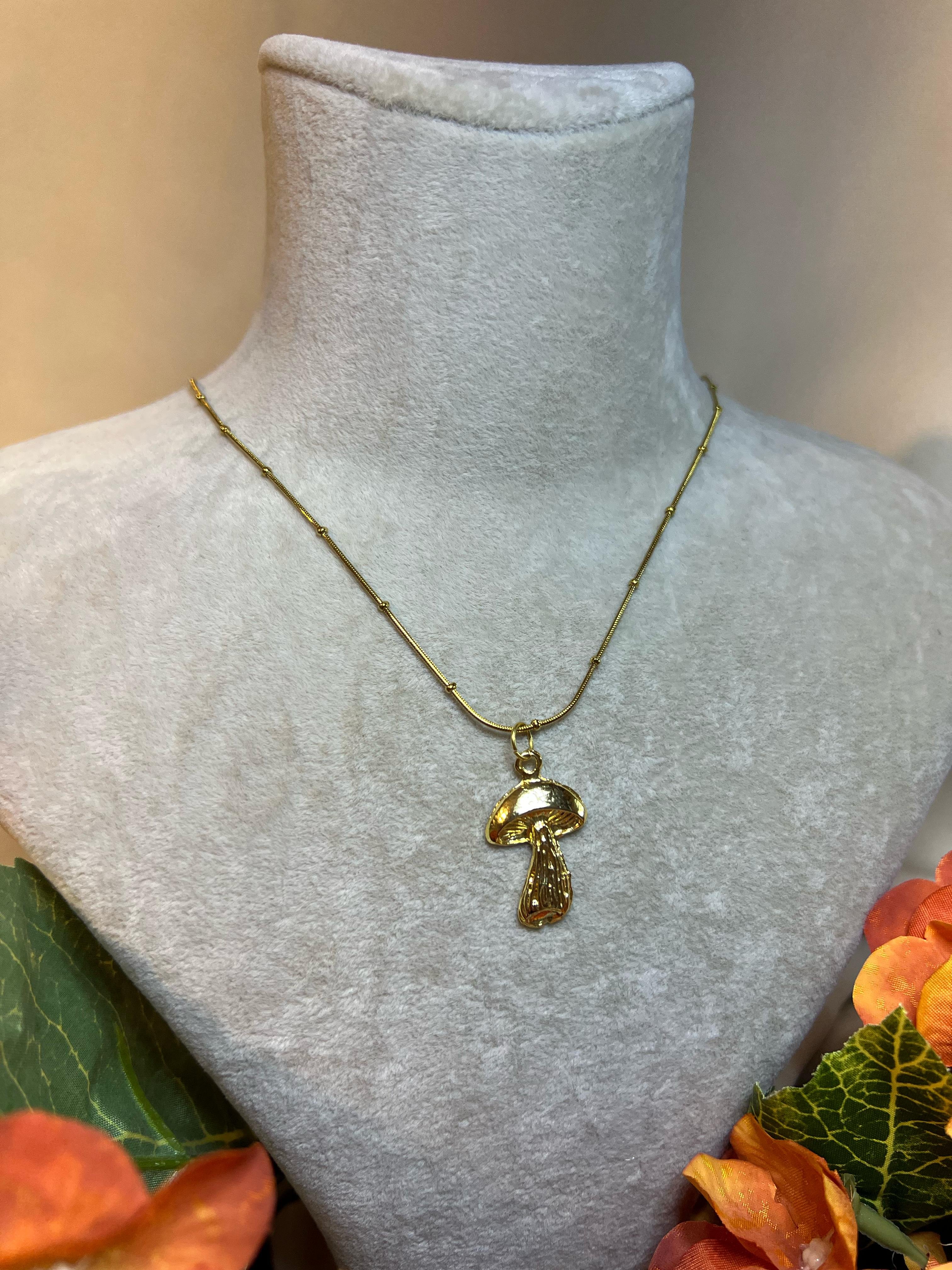 Gold Mantar Detaylı Kolye