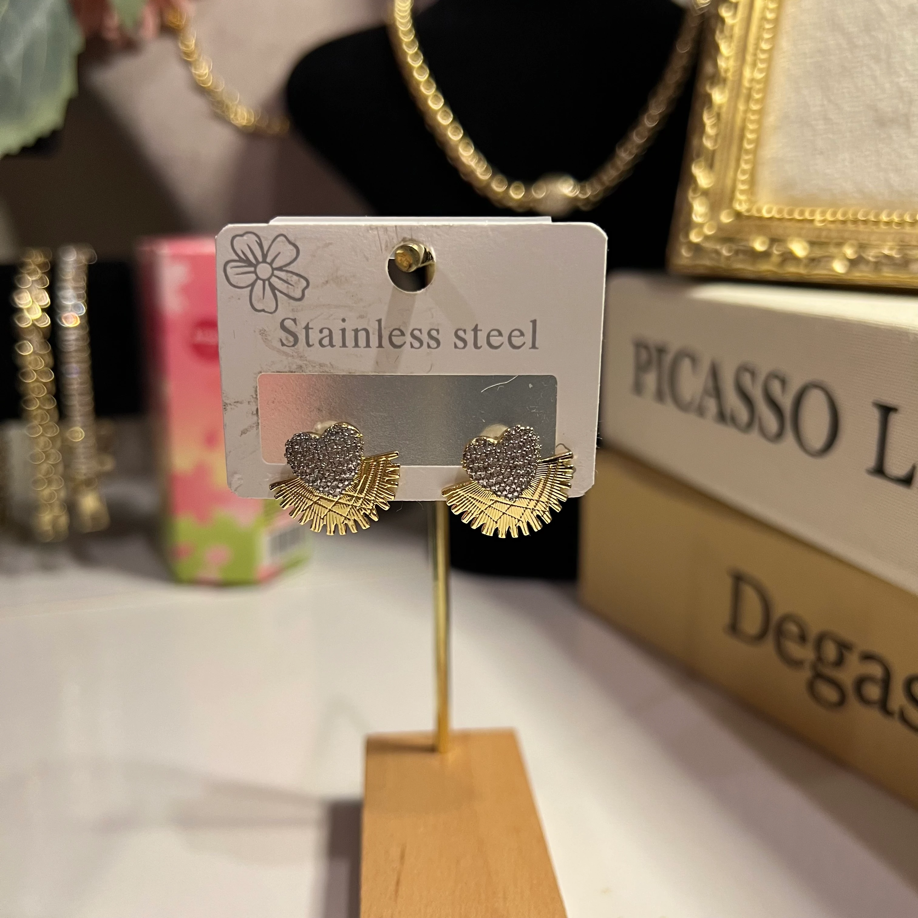 Gold Kalpli Çelik Küpe