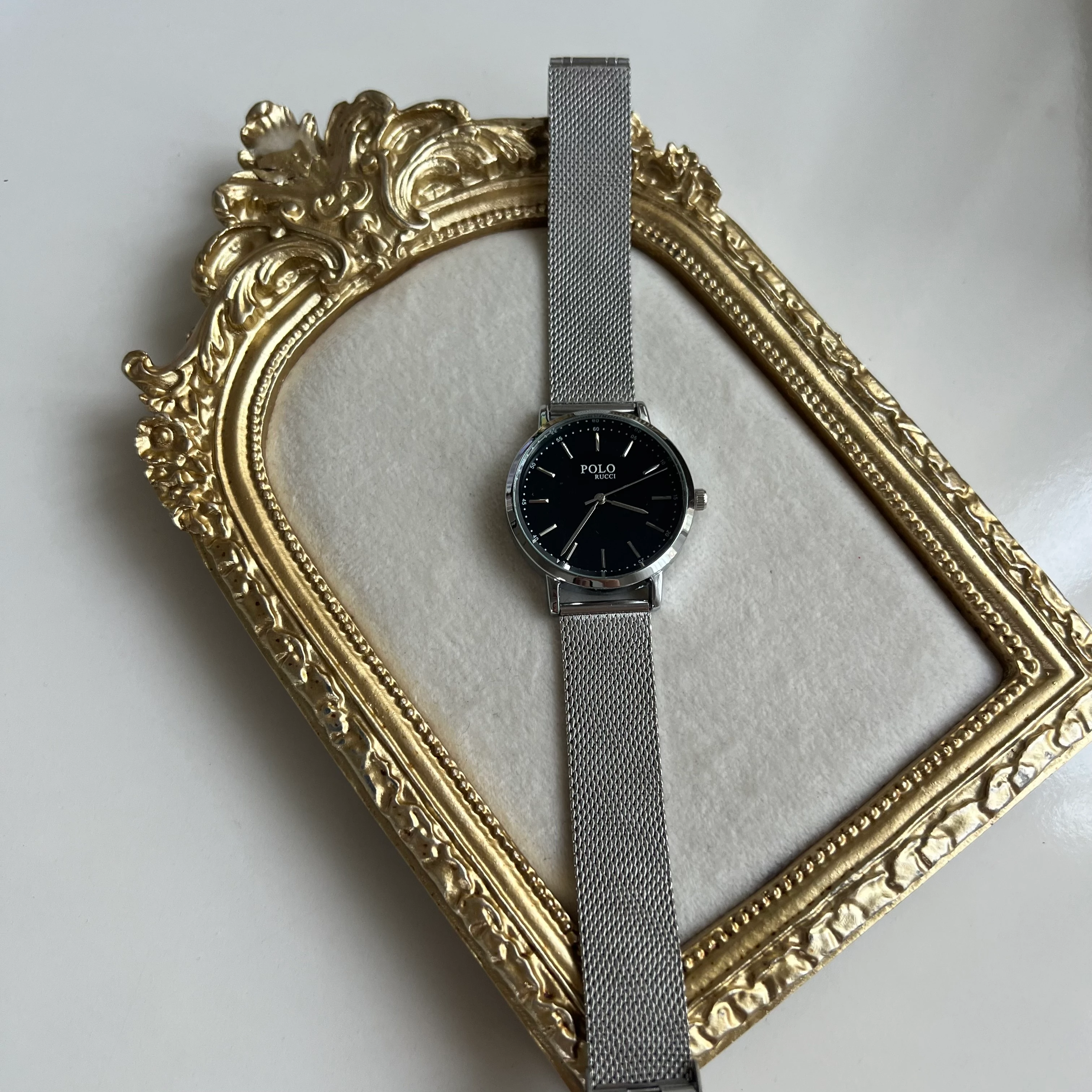 Silver İçi Siyah Saat