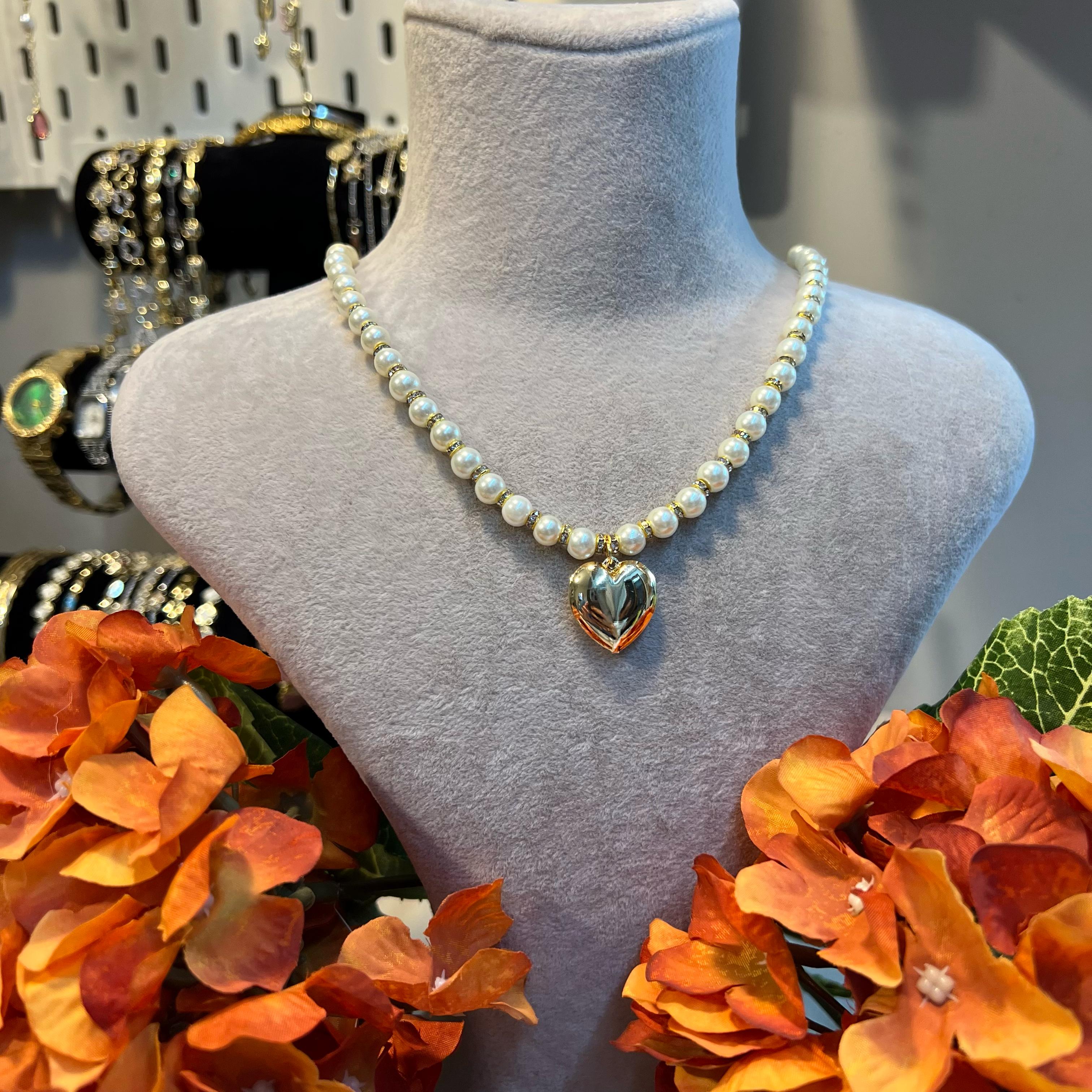 Kalp Detaylı Boncuklu Kolye