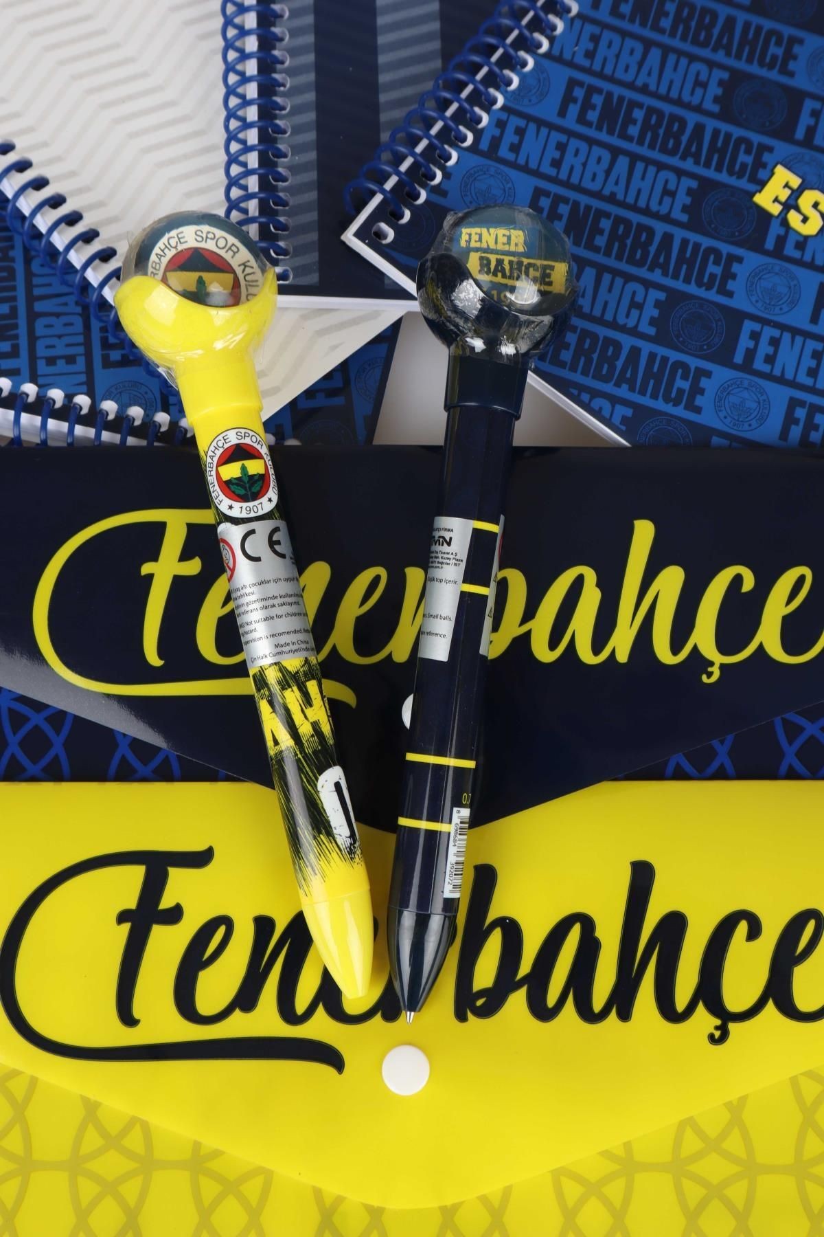 LİSANSLI FENERBAHÇE A4 SPIRALLI 2 ADET KARELİ,2 ADET ÇİZGİLİ DEFTER,TOP BAŞLIKLI UÇLU KALEM,16'LI OK