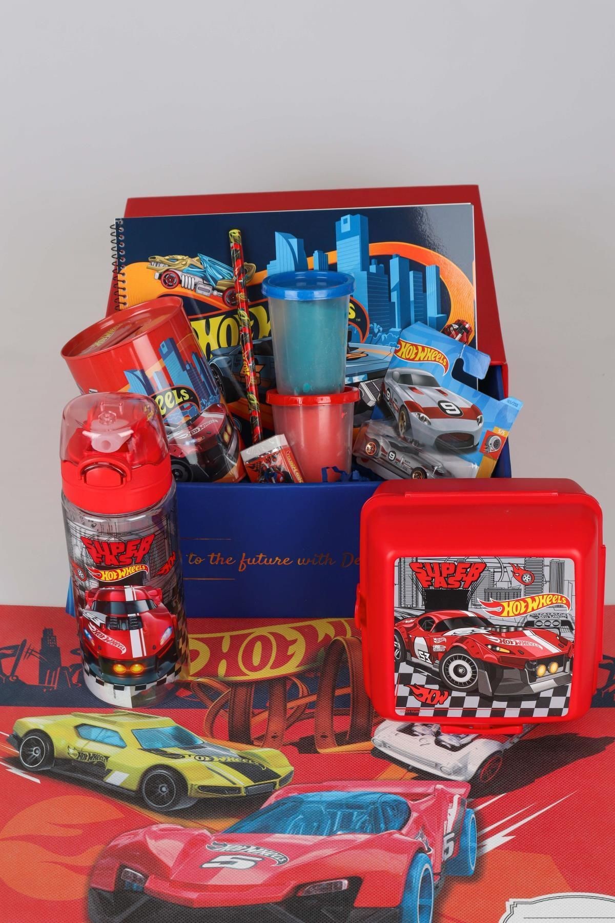 DEKOMUS ÖZEL KUTULU YENİ SEZON LİSANSLI HOT WHEELS DIECAST ARABA,MATARA,BESLENME KABI,BESLENME ÖRTÜS