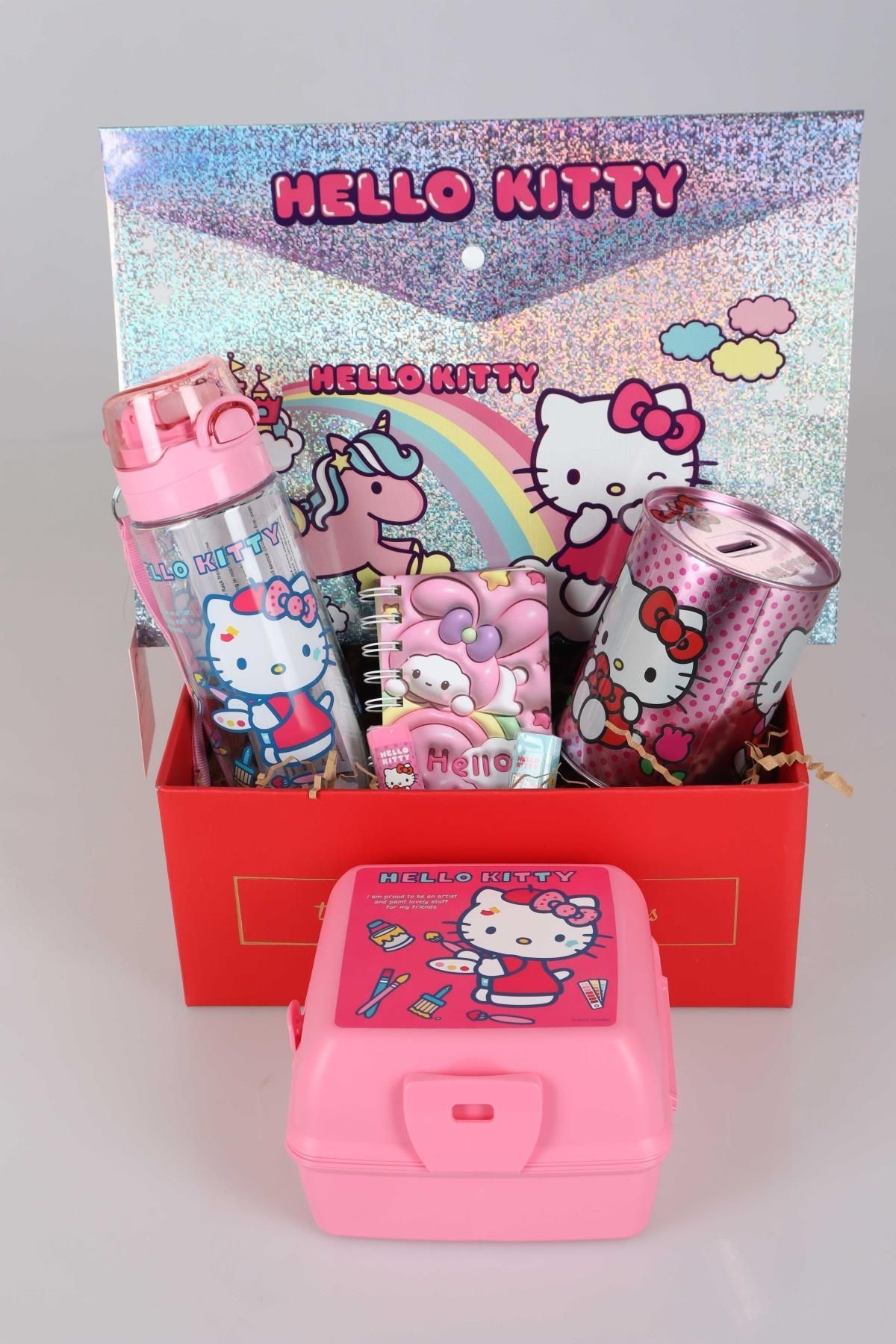 DEKOMUS İLE ÖZEL KUTULU LİSANSLI HELLO KITTY MATARA VE BESLENME KABI İLE KIRTASİYE OKUL SETİ