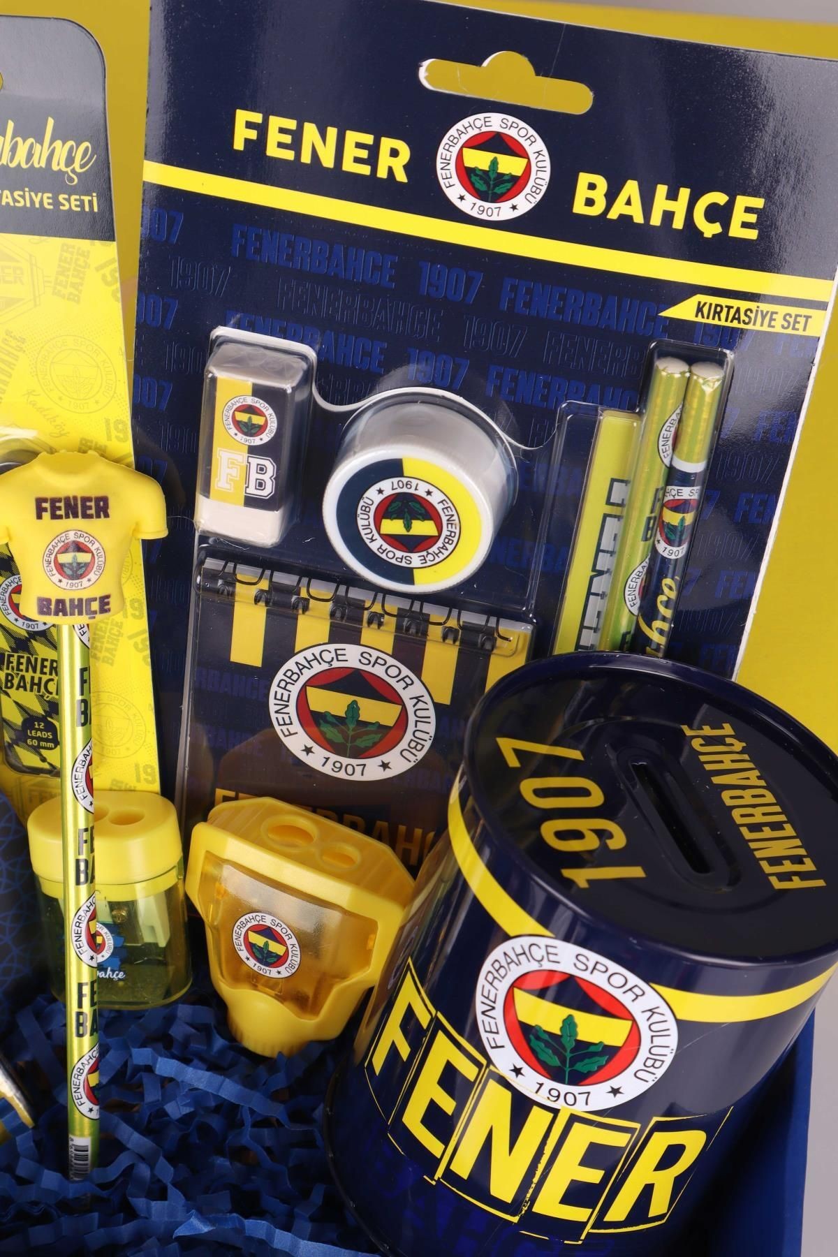 FENERBAHÇE ÖZEL KUTULU PREMIUM 19 PARÇA KIRTASİYE SETİ