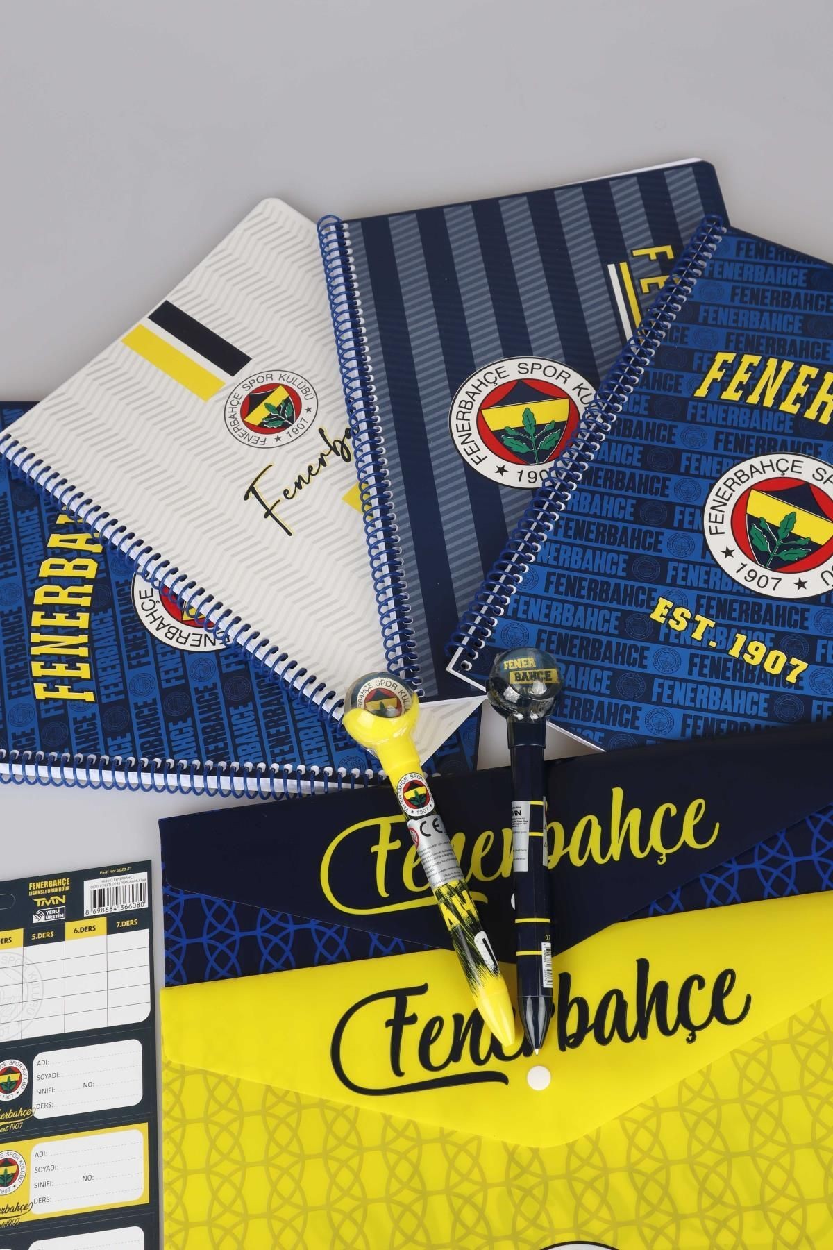 LİSANSLI FENERBAHÇE A4 SPIRALLI 2 ADET KARELİ,2 ADET ÇİZGİLİ DEFTER,TOP BAŞLIKLI UÇLU KALEM,16'LI OK