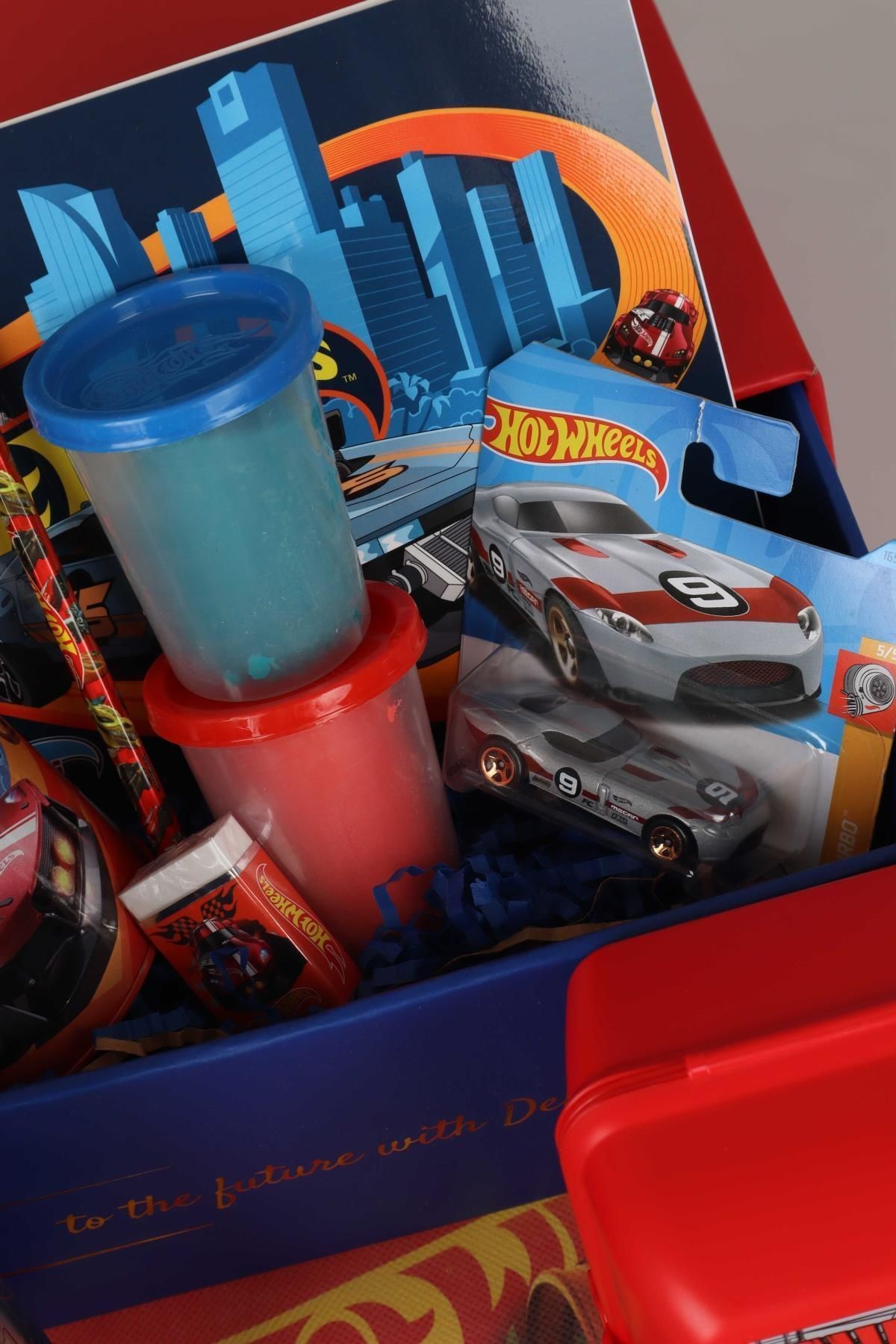 DEKOMUS ÖZEL KUTULU YENİ SEZON LİSANSLI HOT WHEELS DIECAST ARABA,MATARA,BESLENME KABI,BESLENME ÖRTÜS