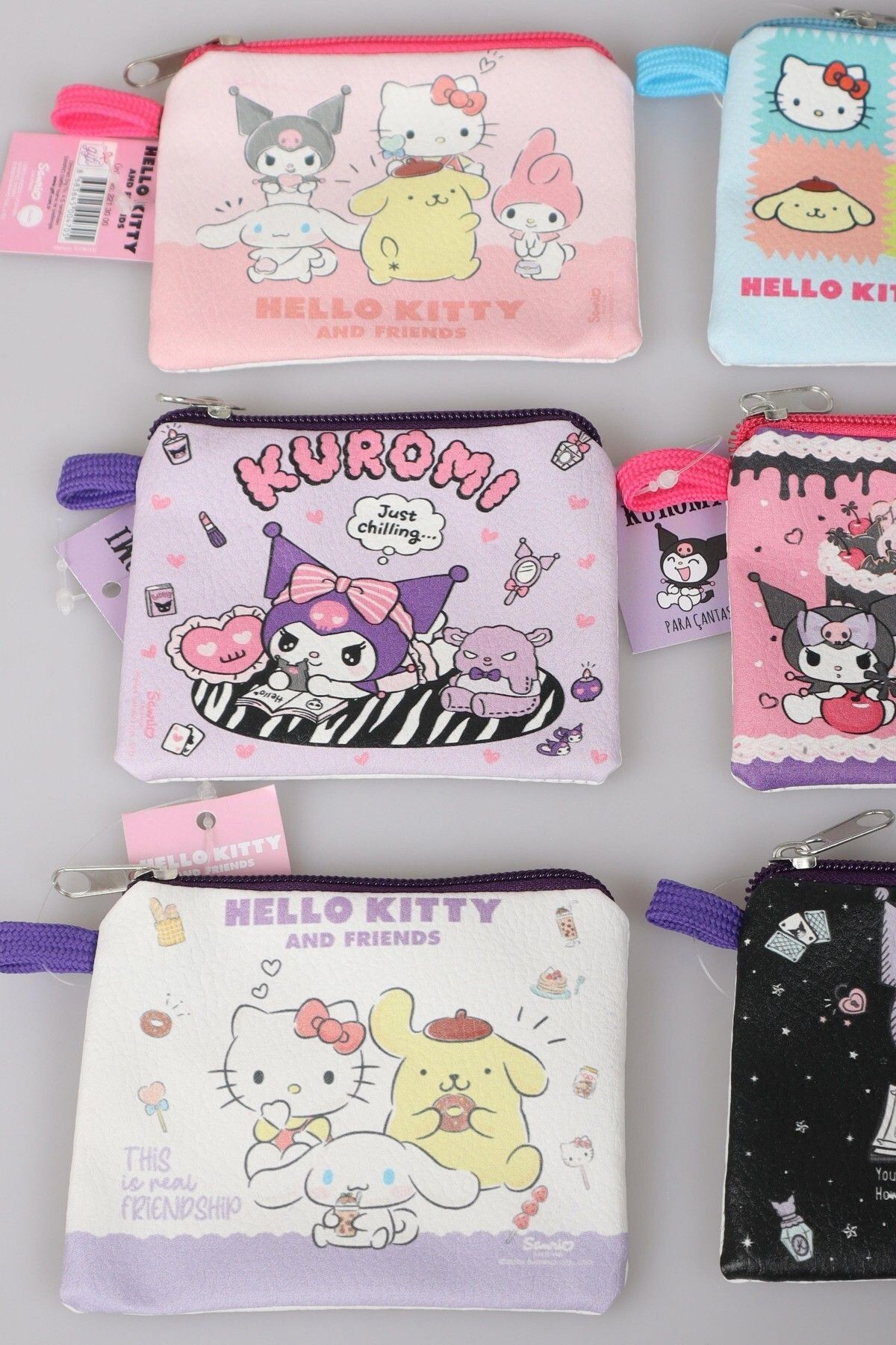 DEKOMUS İLE LİSANSLI YENİ SEZON BEST FRIENDS KUROMI,HELLO KITTY,CINNAMOROLL 2'Lİ PARA ÇANTASI