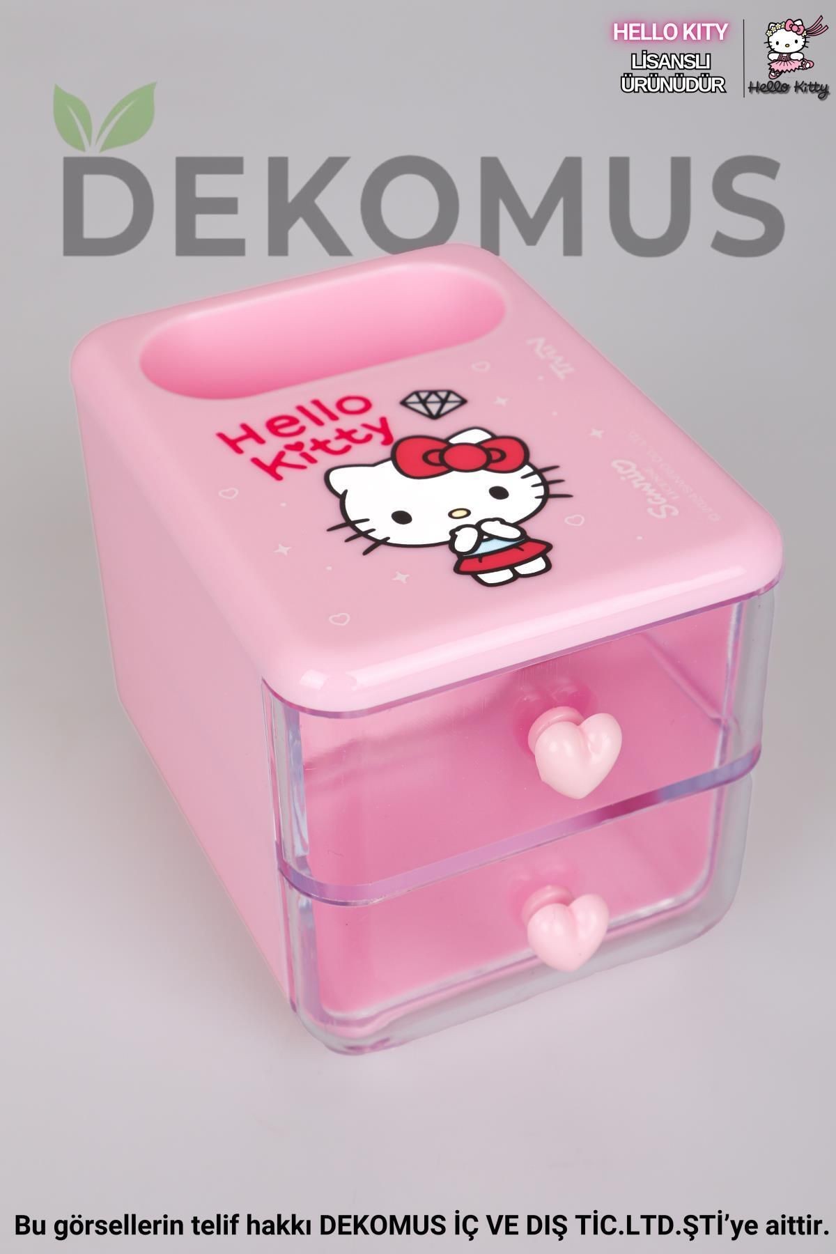 DEKOMUS İLE YENİ SEZON LİSANSLI HELLO KITTY MASA KALEMLİĞİ