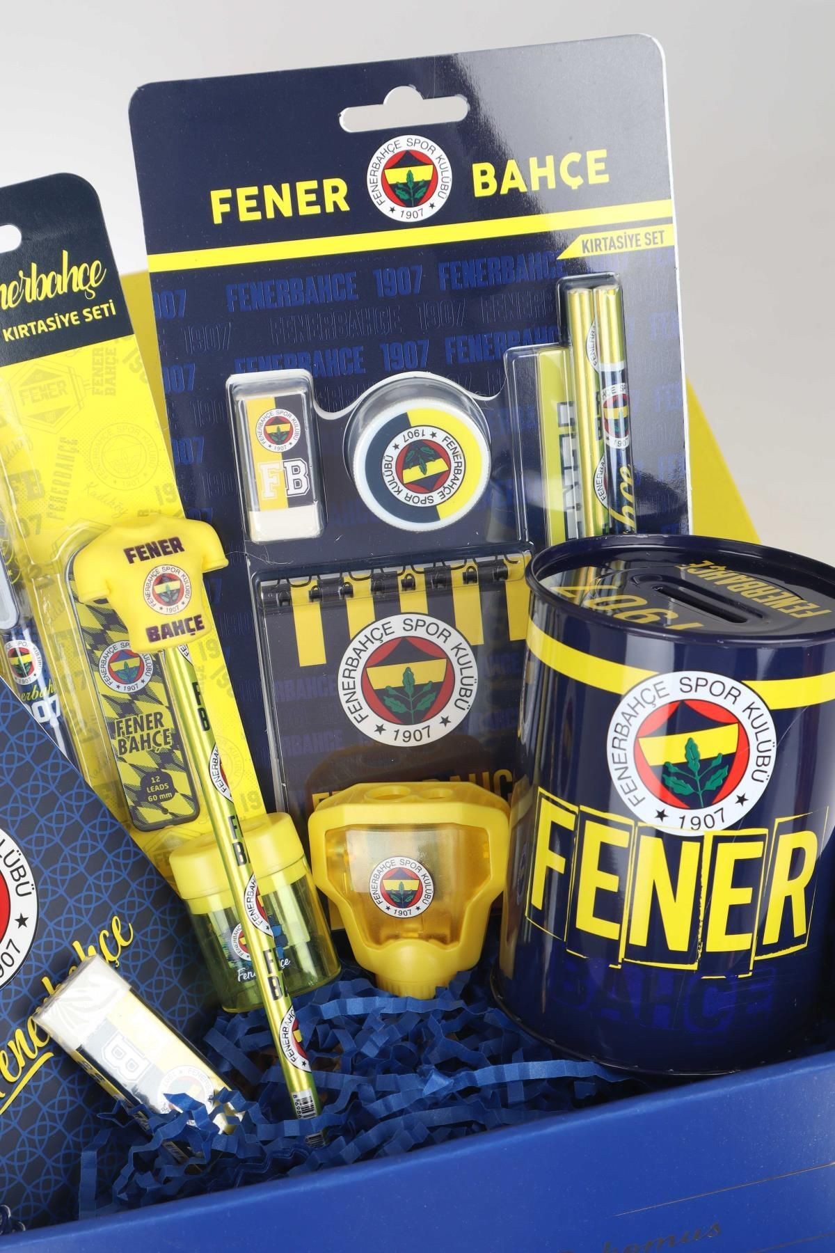 FENERBAHÇE ÖZEL KUTULU PREMIUM 19 PARÇA KIRTASİYE SETİ