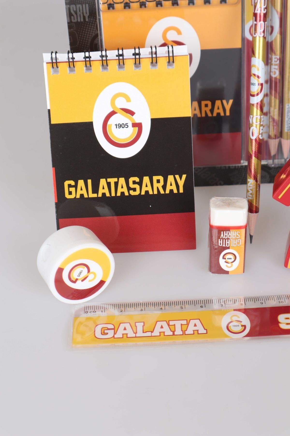 YENİ SEZON LİSANSLI GALATASARAY 6'LI KIRTASİYE SETİ NOT DEFTERİ,CETVEL,FORMA TASARIM KALEMTRAŞ,KALEM