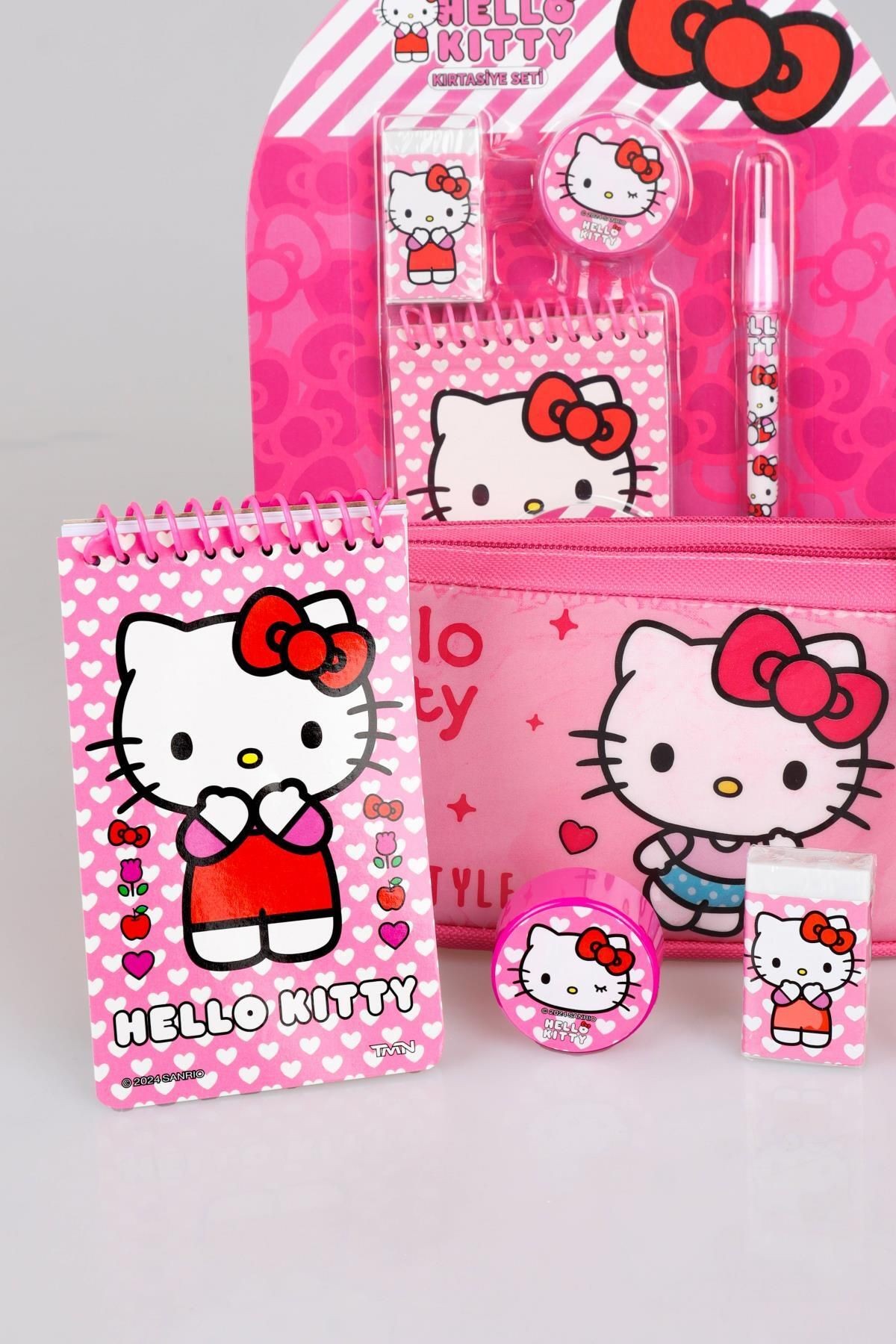 YENİ SEZON LİSANSLI HELLO KITTY KALEM ÇANTASI,NOT DEFTERİ,KALEMTRAŞ,GEÇMELİ KURŞUN KALEM VE SİLGİ SE